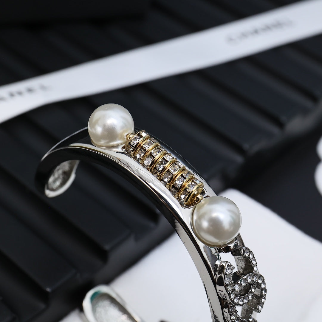 LuxluxHouse Best Quality Accessories Bracelet Bracelet Earrings Chanel Earrings