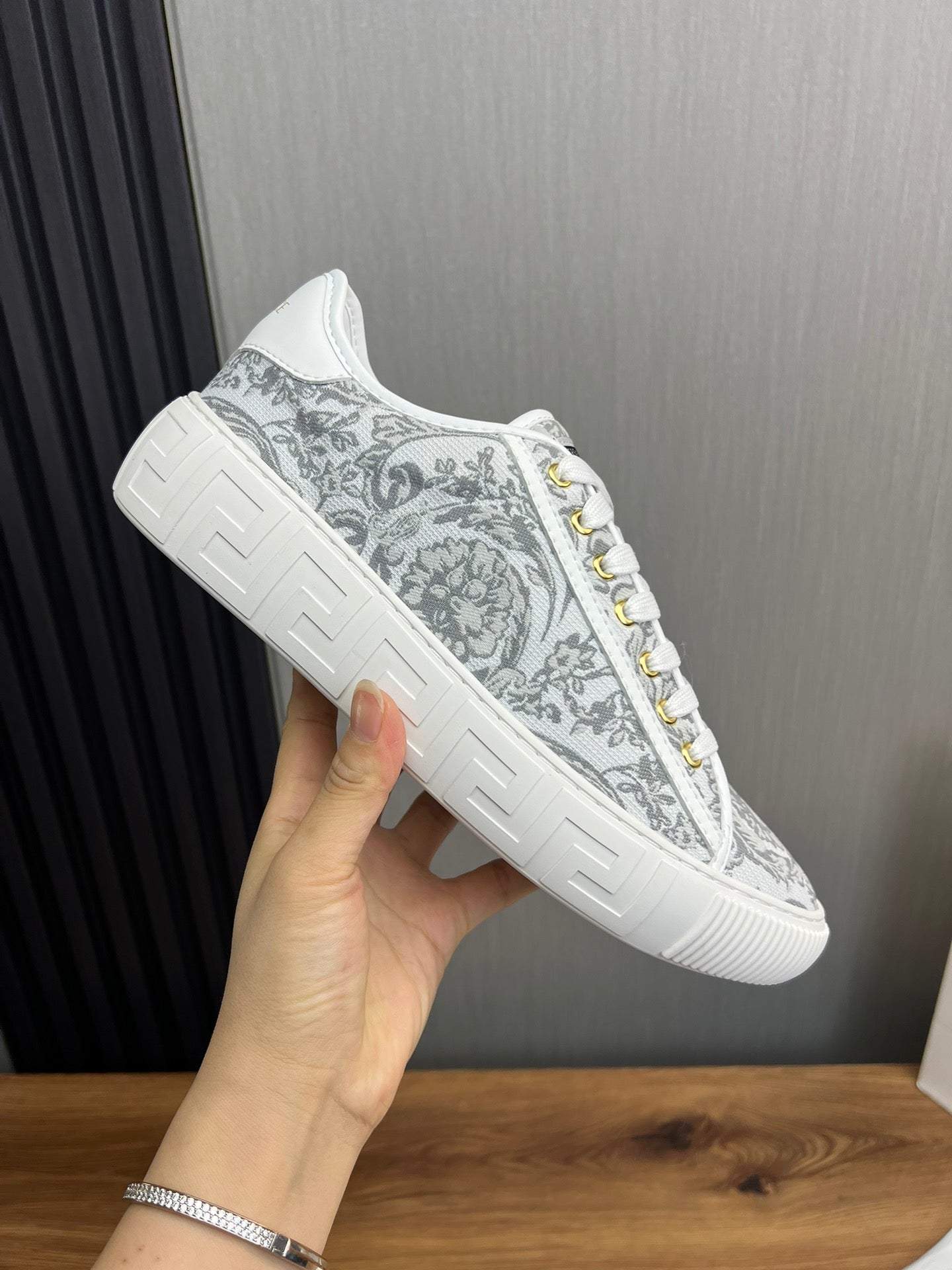 LuxluxHouse Best Quality Shoes Versace