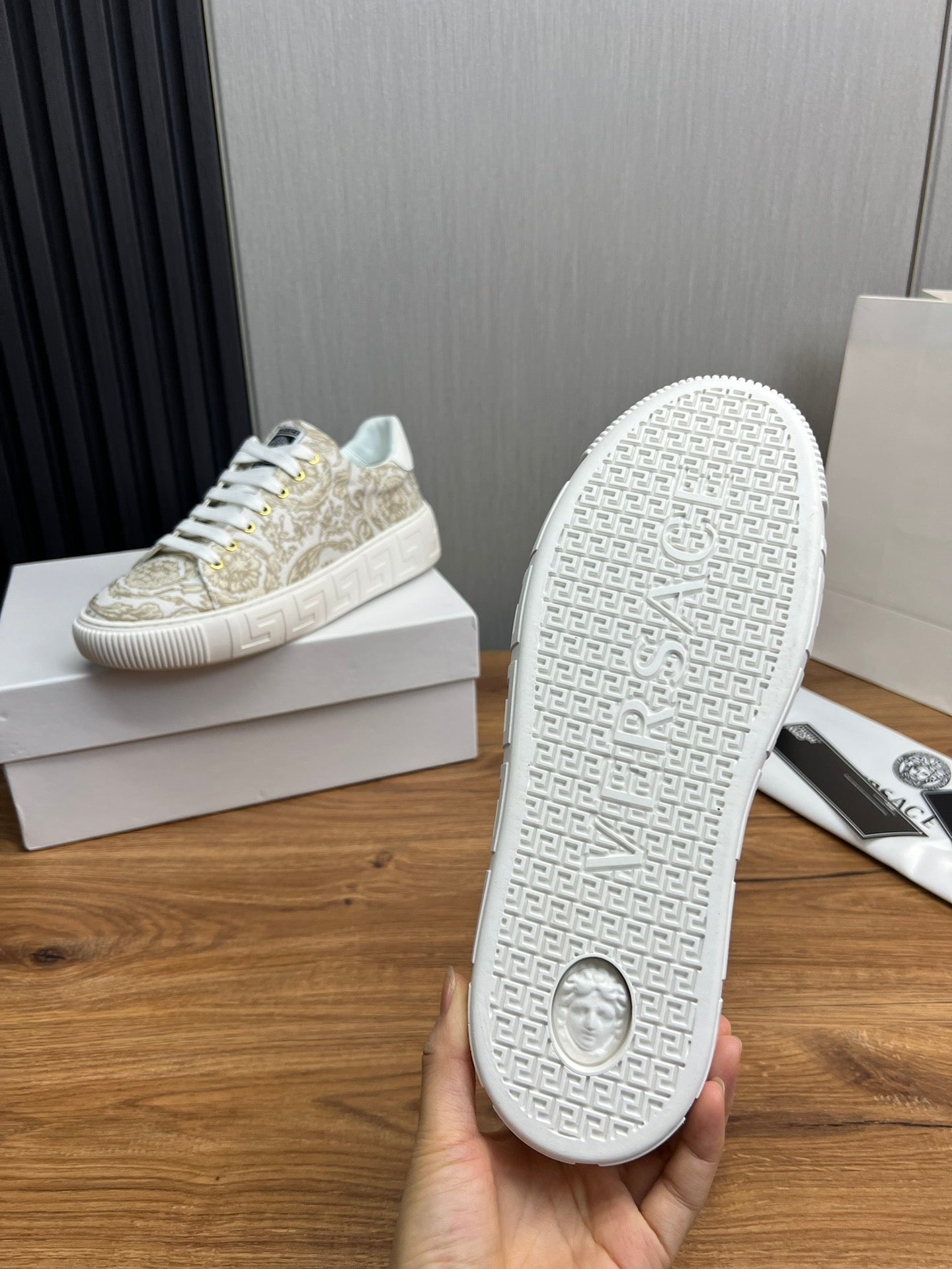 LuxluxHouse Best Quality Shoes Versace