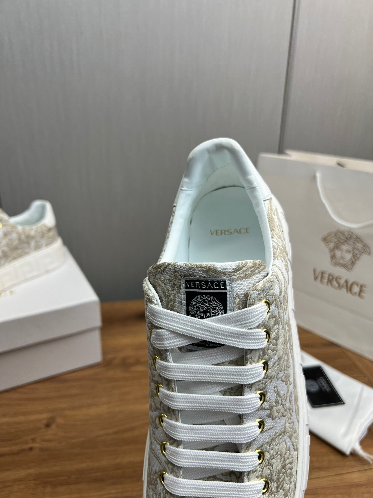 LuxluxHouse Best Quality Shoes Versace