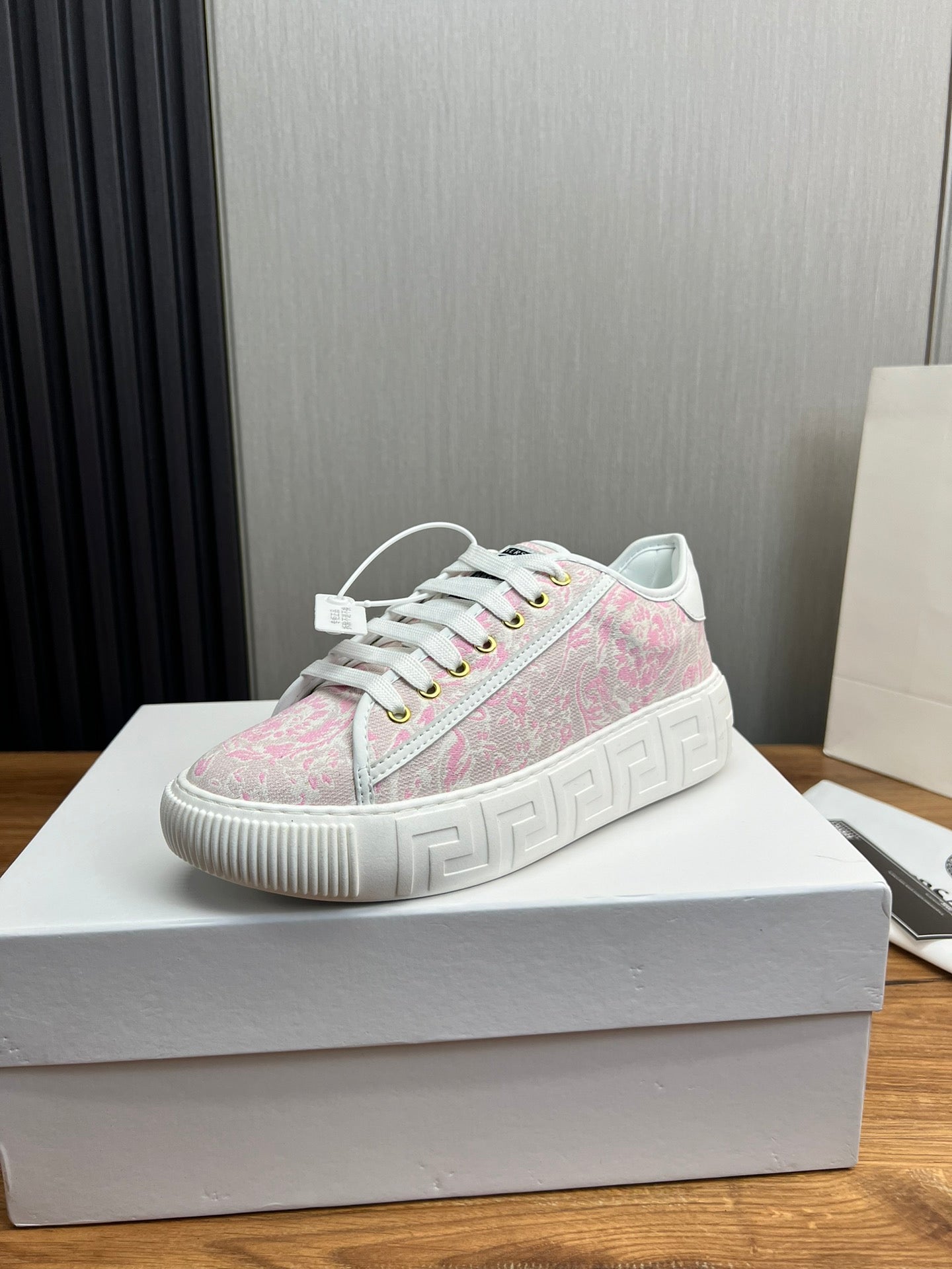 LuxluxHouse Best Quality Shoes Versace