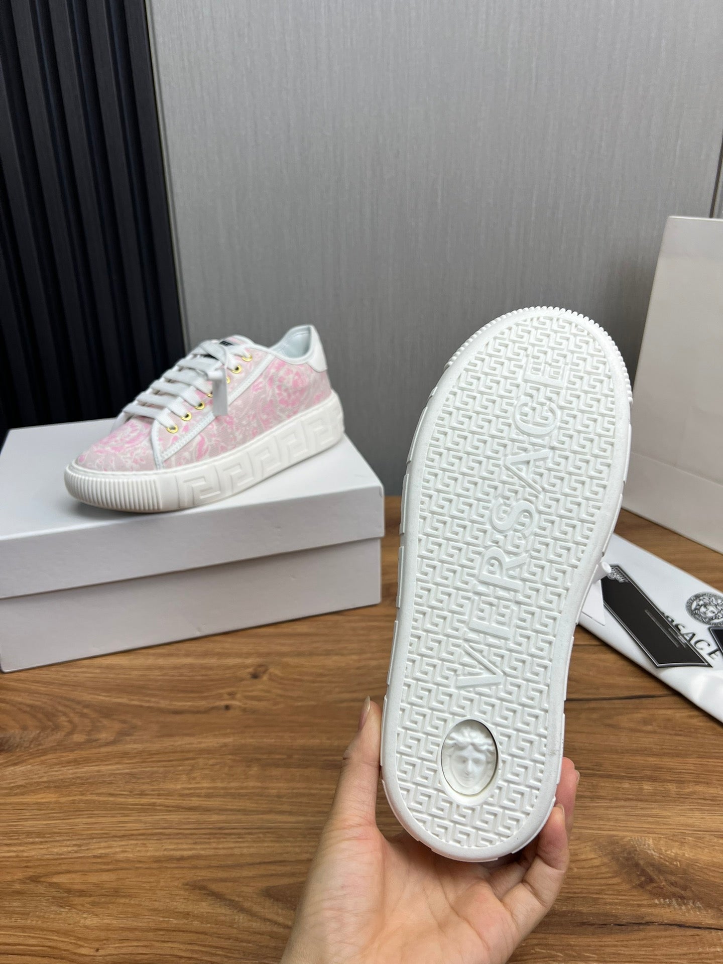 LuxluxHouse Best Quality Shoes Versace