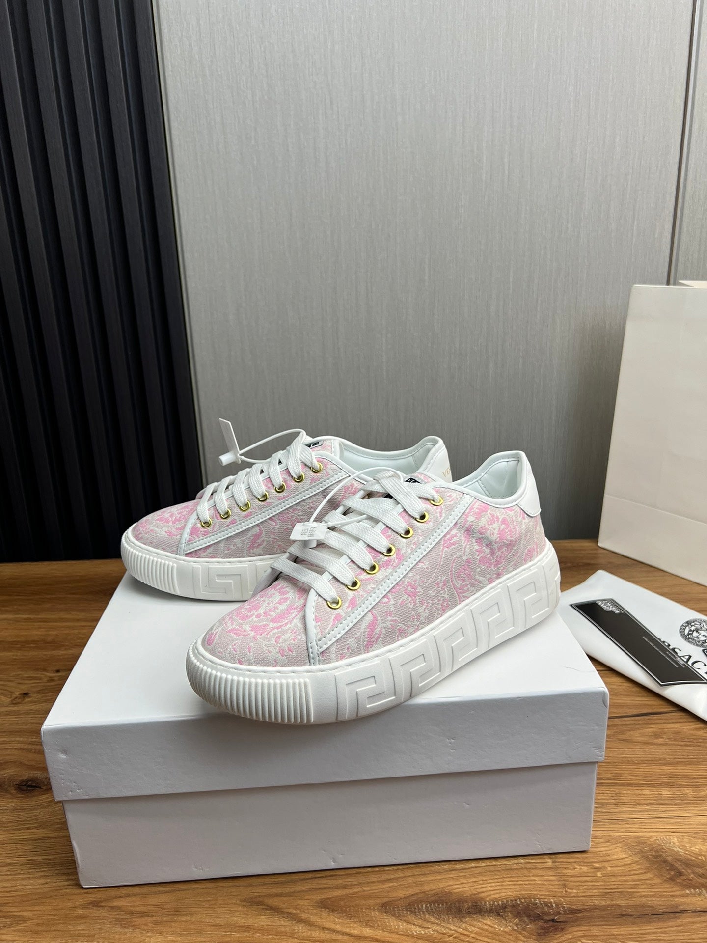 LuxluxHouse Best Quality Shoes Versace