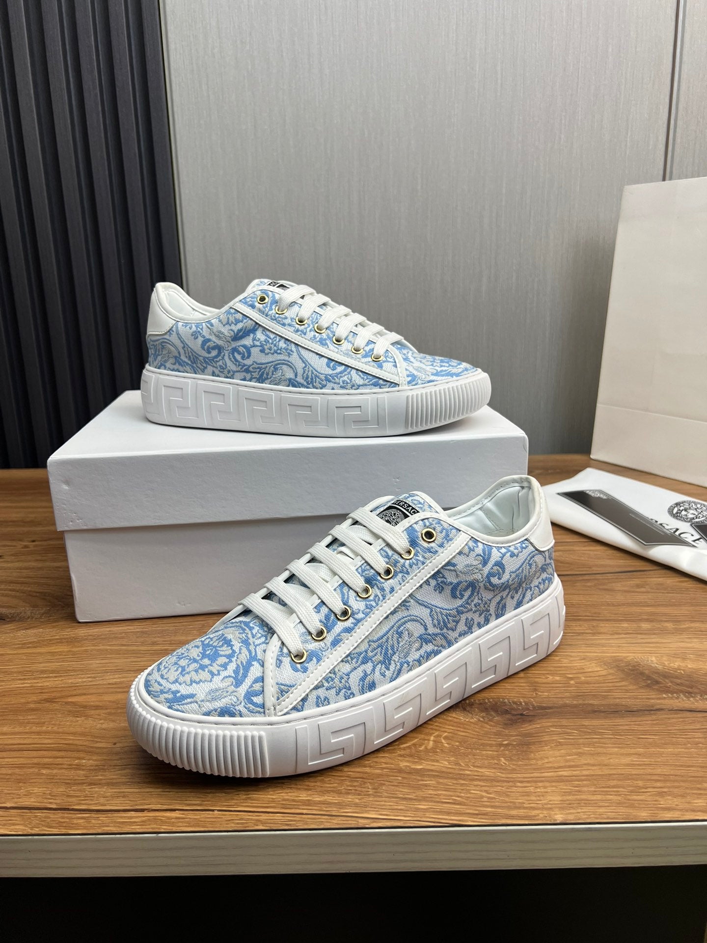 LuxluxHouse Best Quality Shoes Versace
