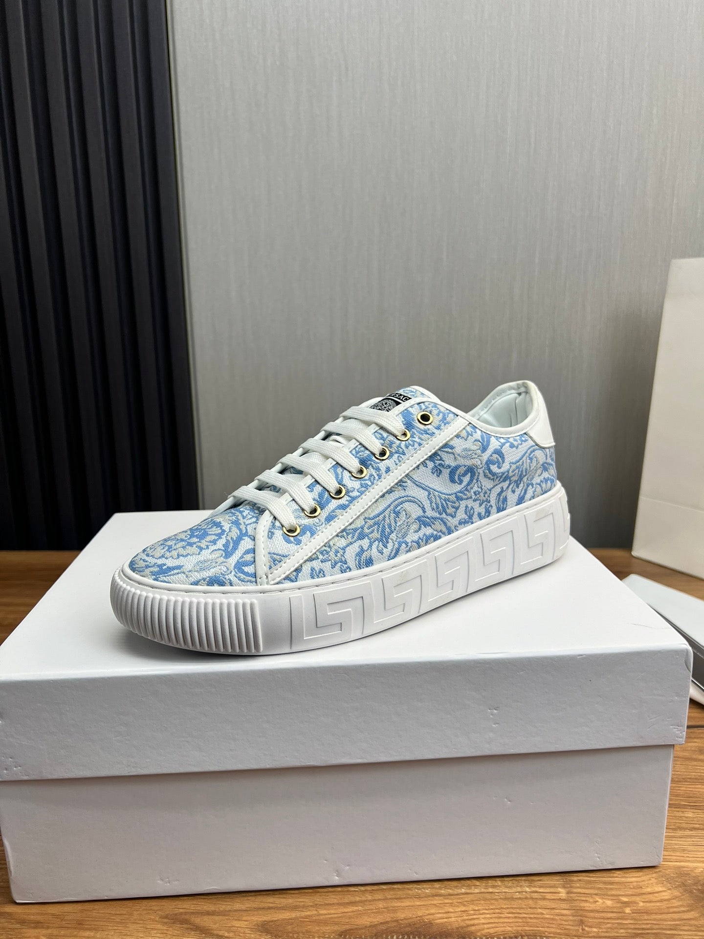 LuxluxHouse Best Quality Shoes Versace