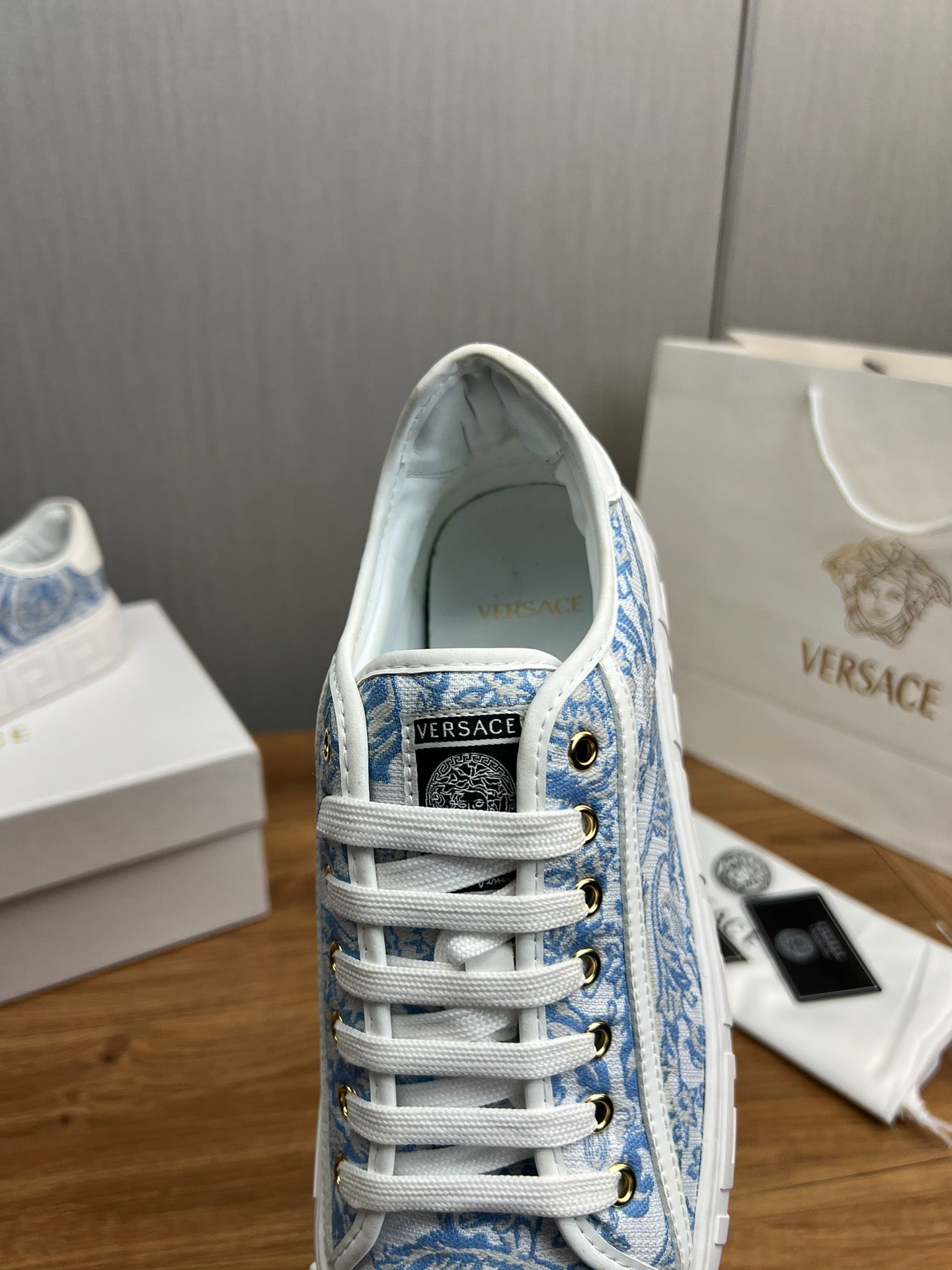 LuxluxHouse Best Quality Shoes Versace