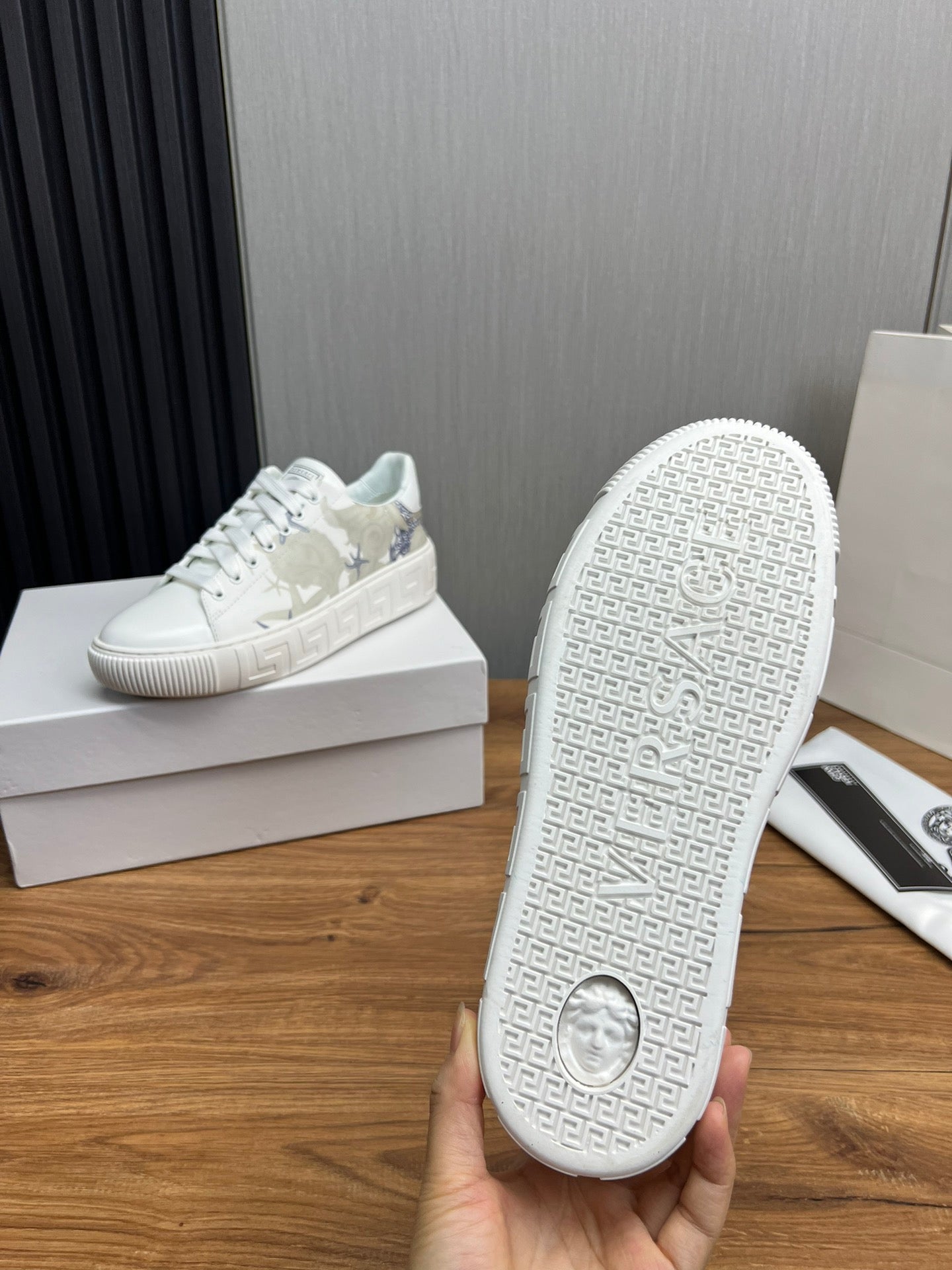 LuxluxHouse Best Quality Shoes Versace