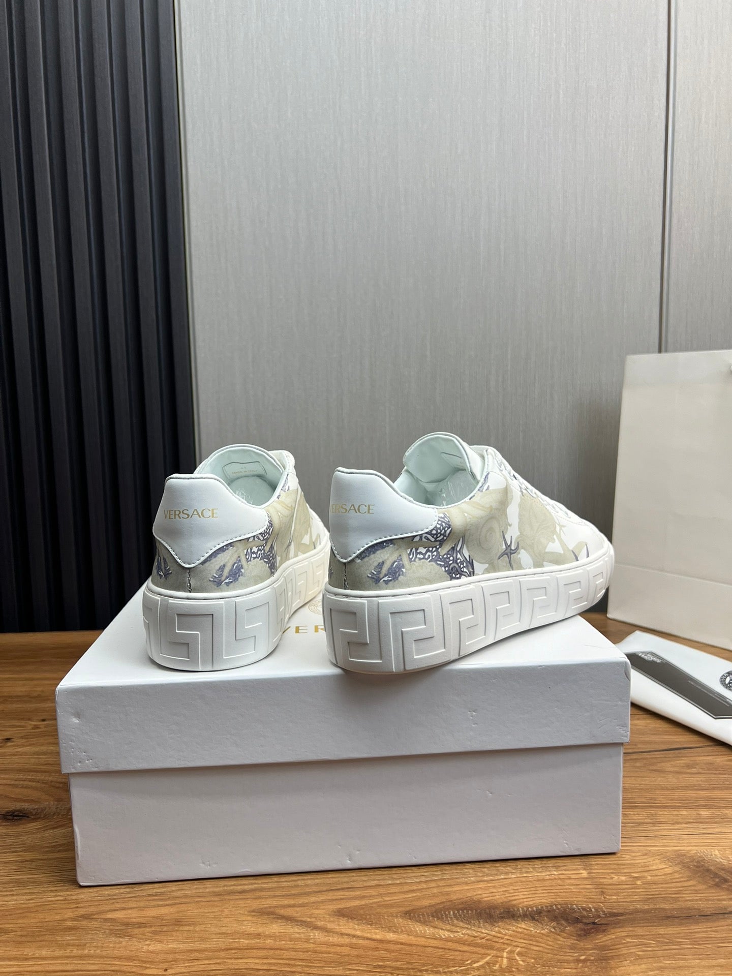 LuxluxHouse Best Quality Shoes Versace