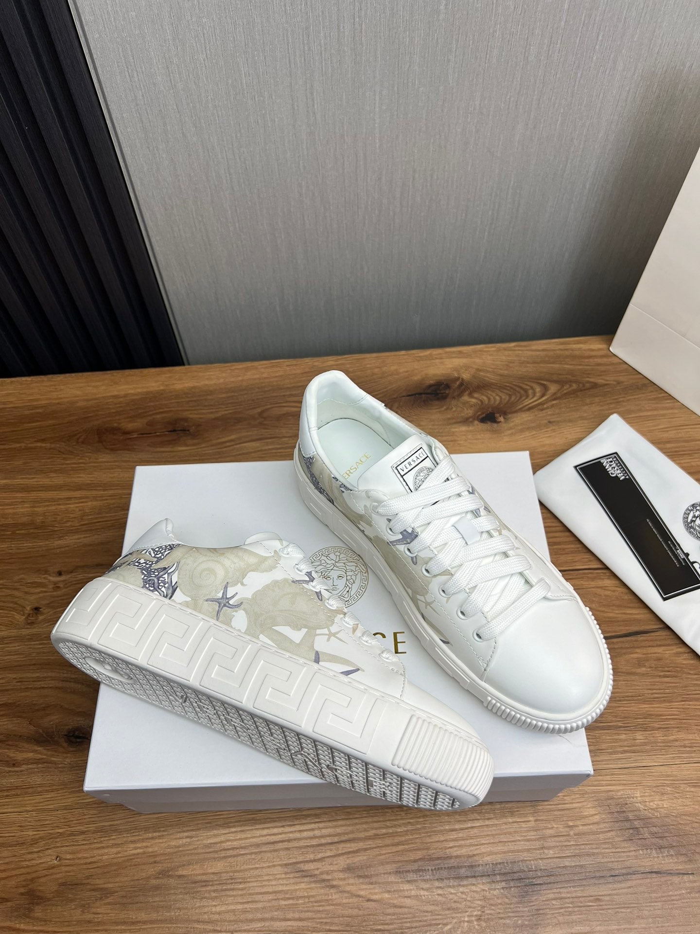 LuxluxHouse Best Quality Shoes Versace
