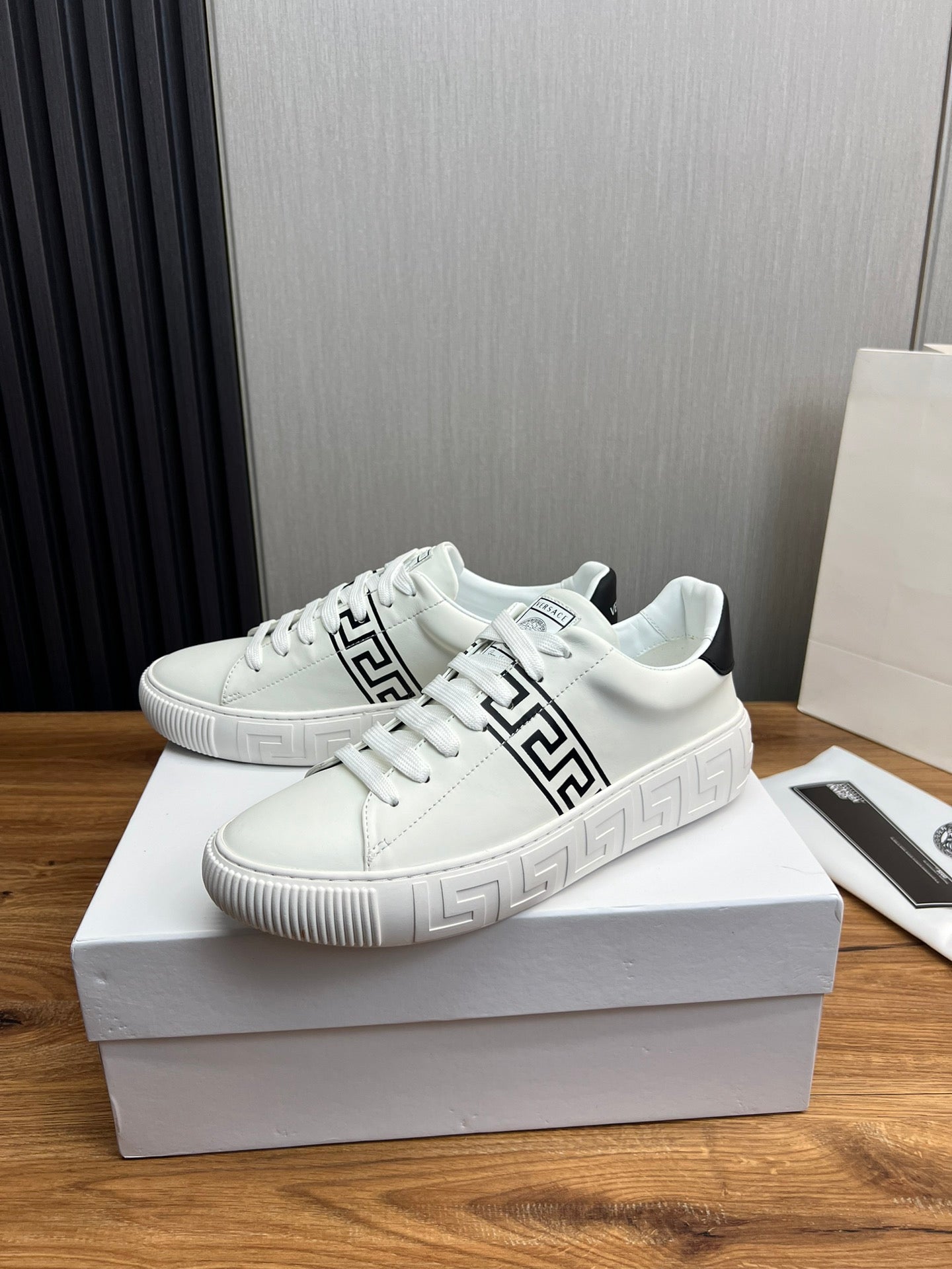 LuxluxHouse Best Quality Shoes Versace