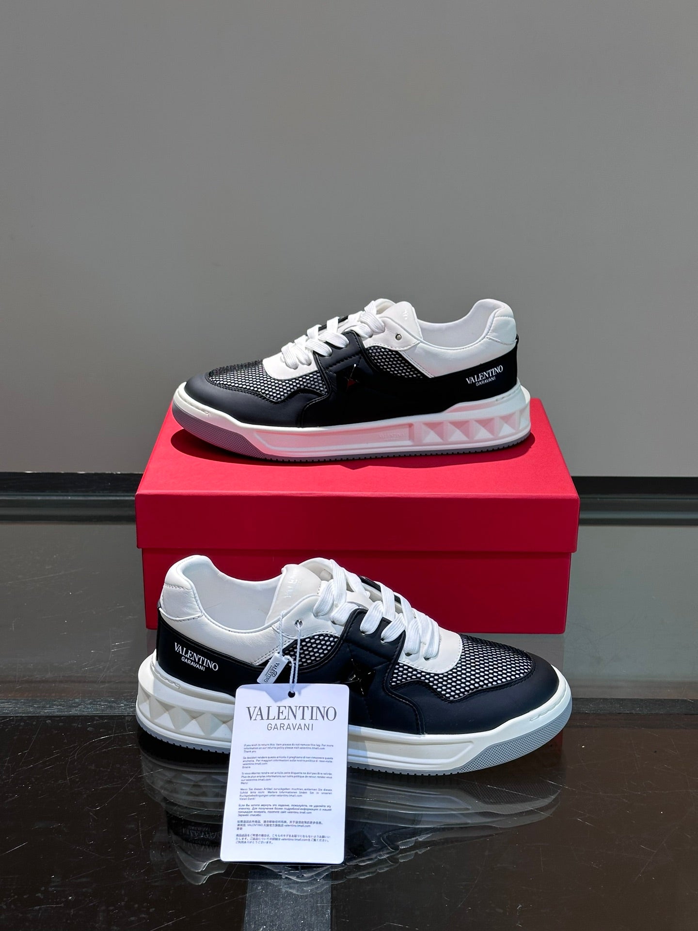 LuxluxHouse Best Quality Shoes Valentino