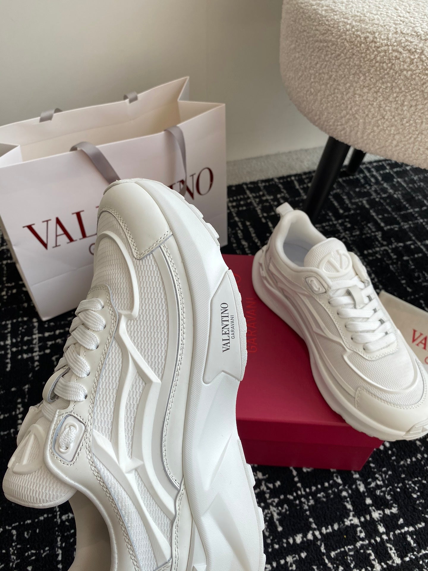LuxluxHouse Best Quality Shoes Valentino