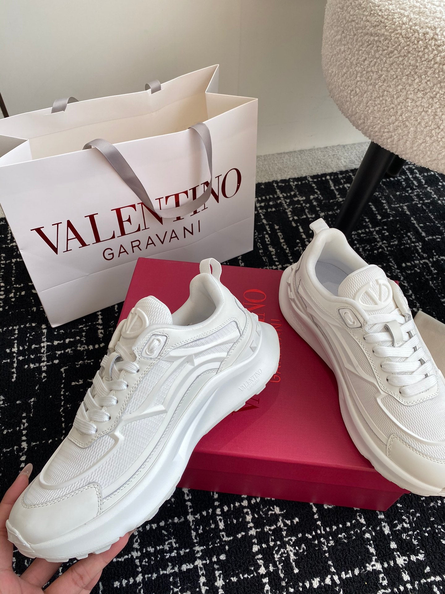 LuxluxHouse Best Quality Shoes Valentino