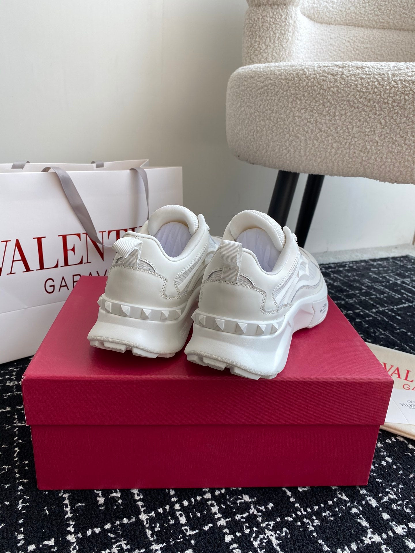 LuxluxHouse Best Quality Shoes Valentino