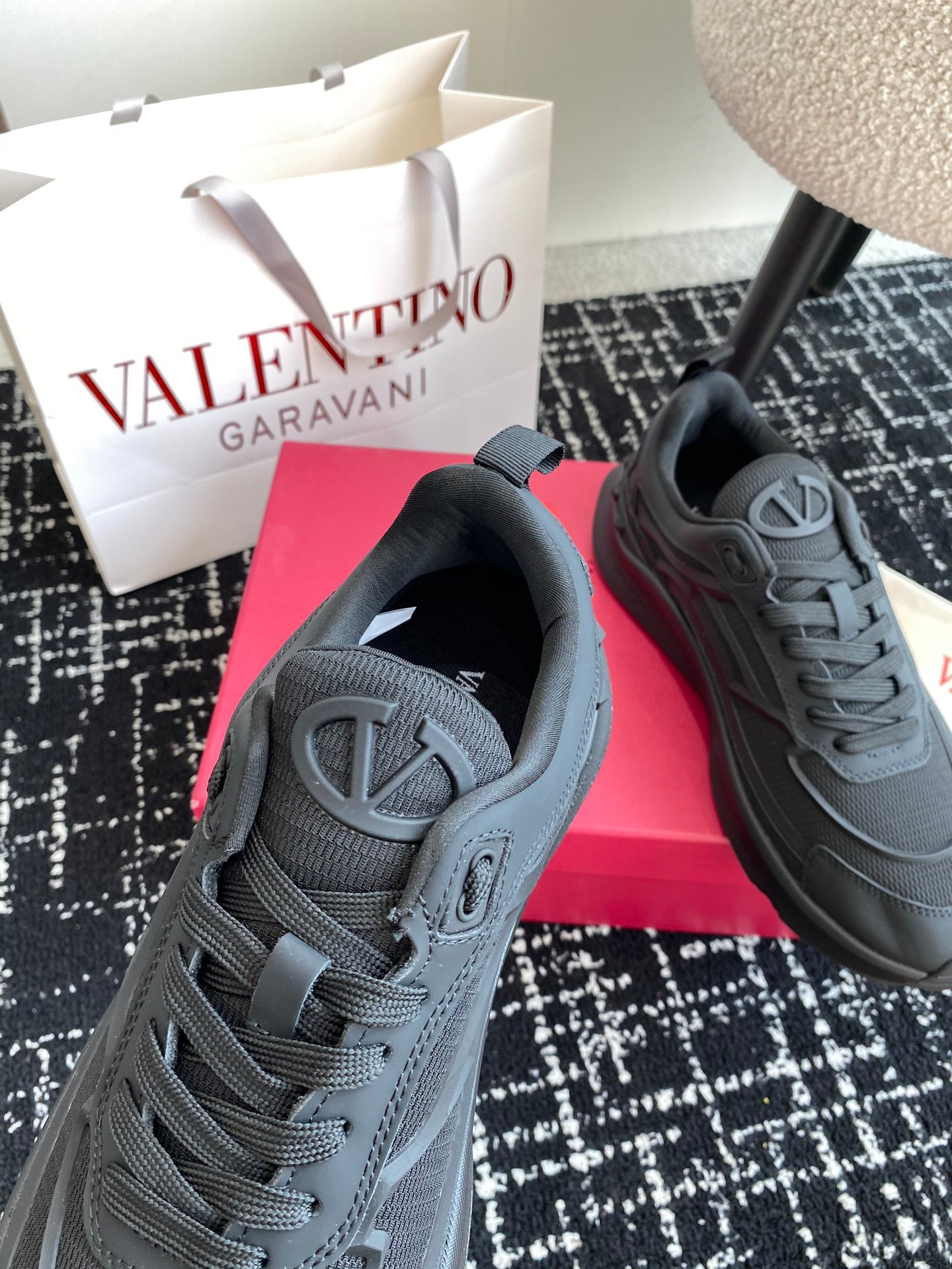 LuxluxHouse Best Quality Shoes Valentino