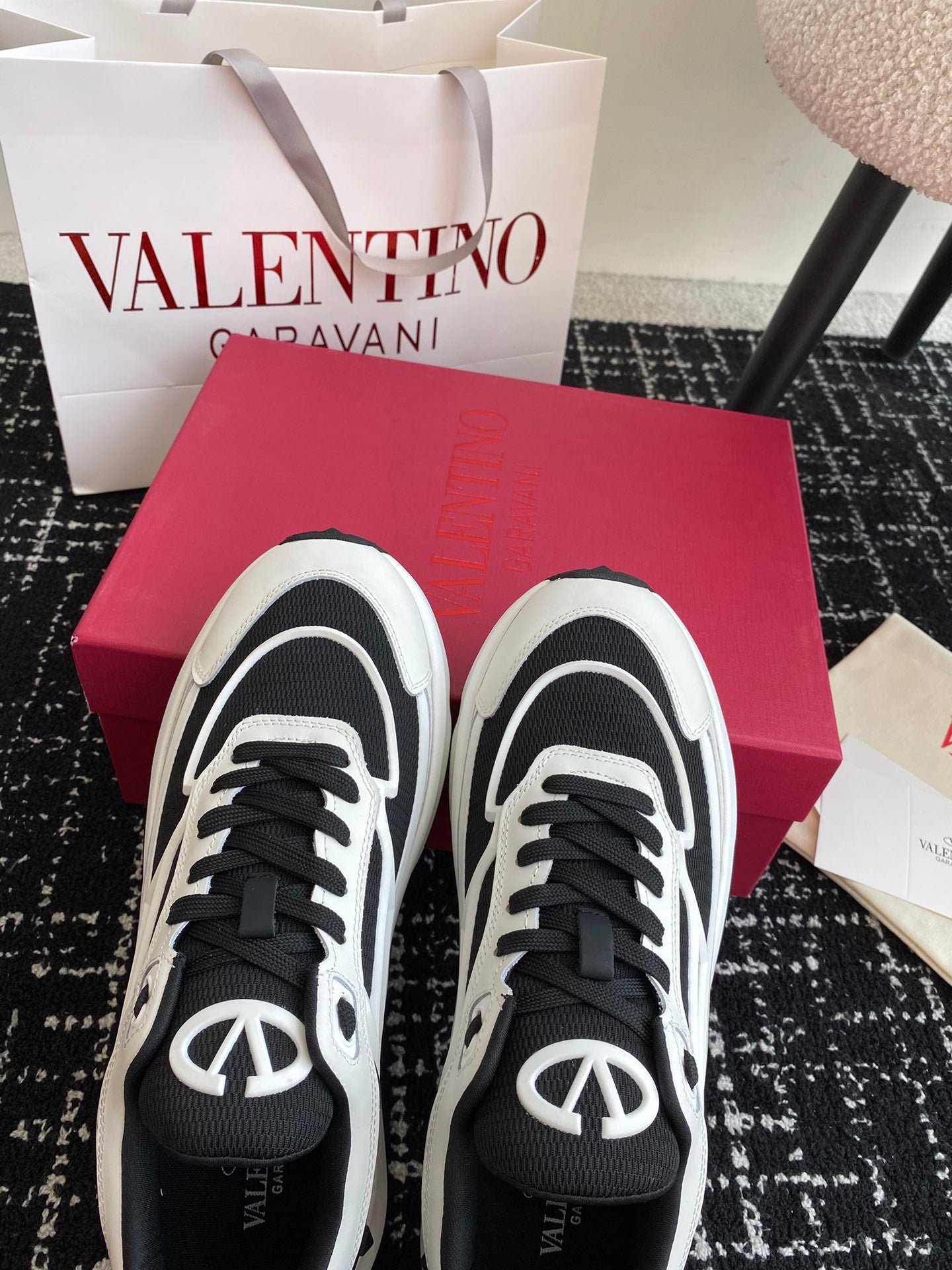 LuxluxHouse Best Quality Shoes Valentino