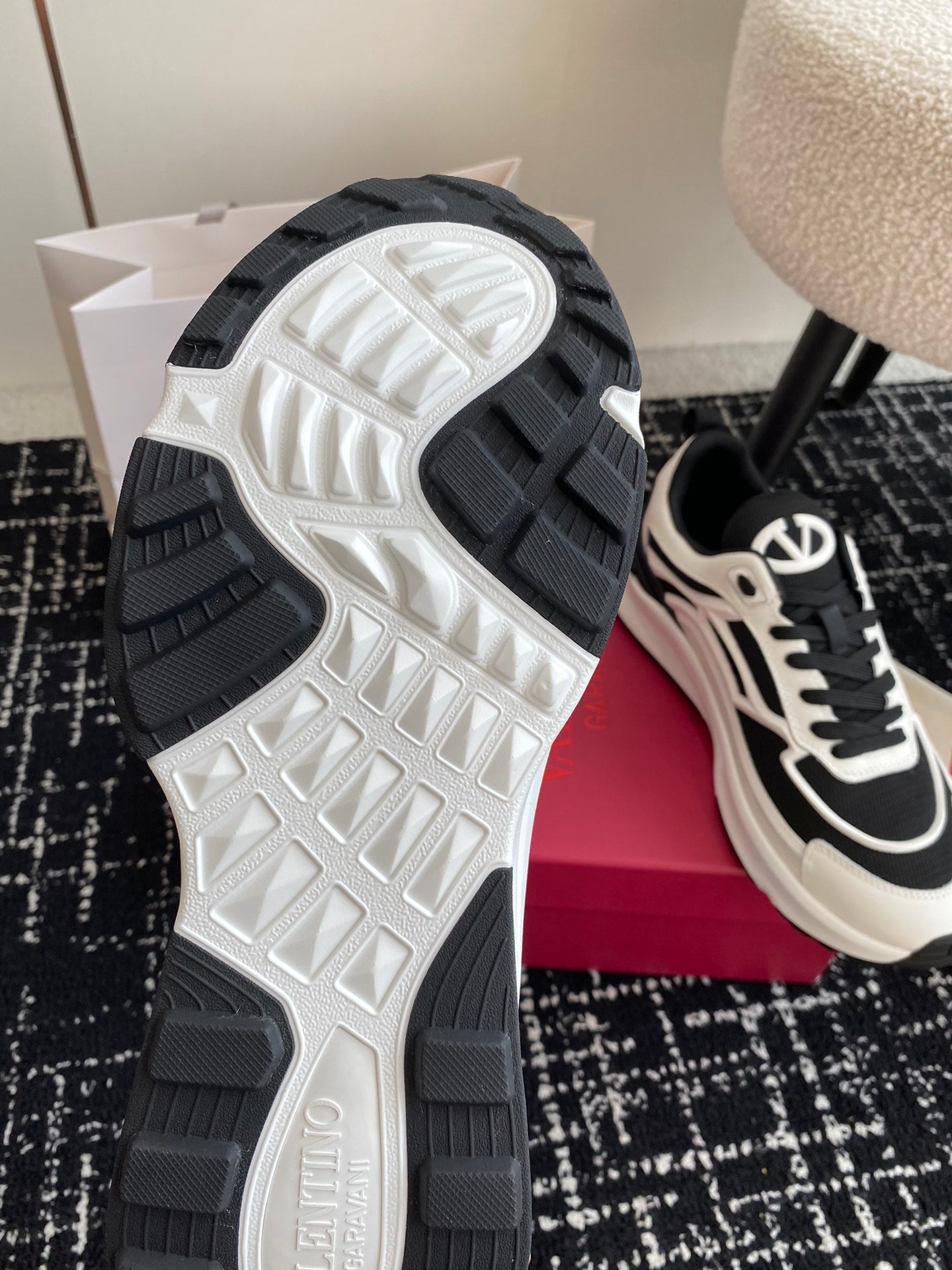 LuxluxHouse Best Quality Shoes Valentino
