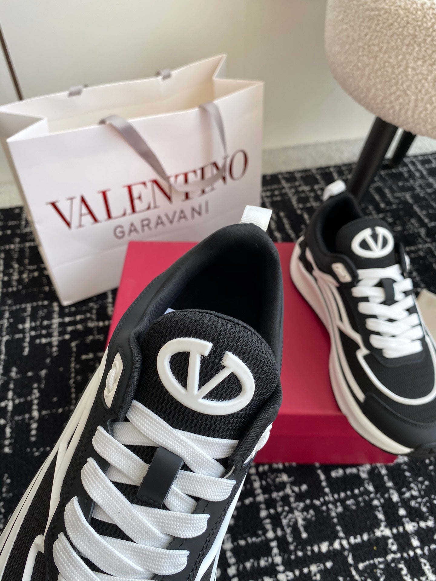 LuxluxHouse Best Quality Shoes Valentino