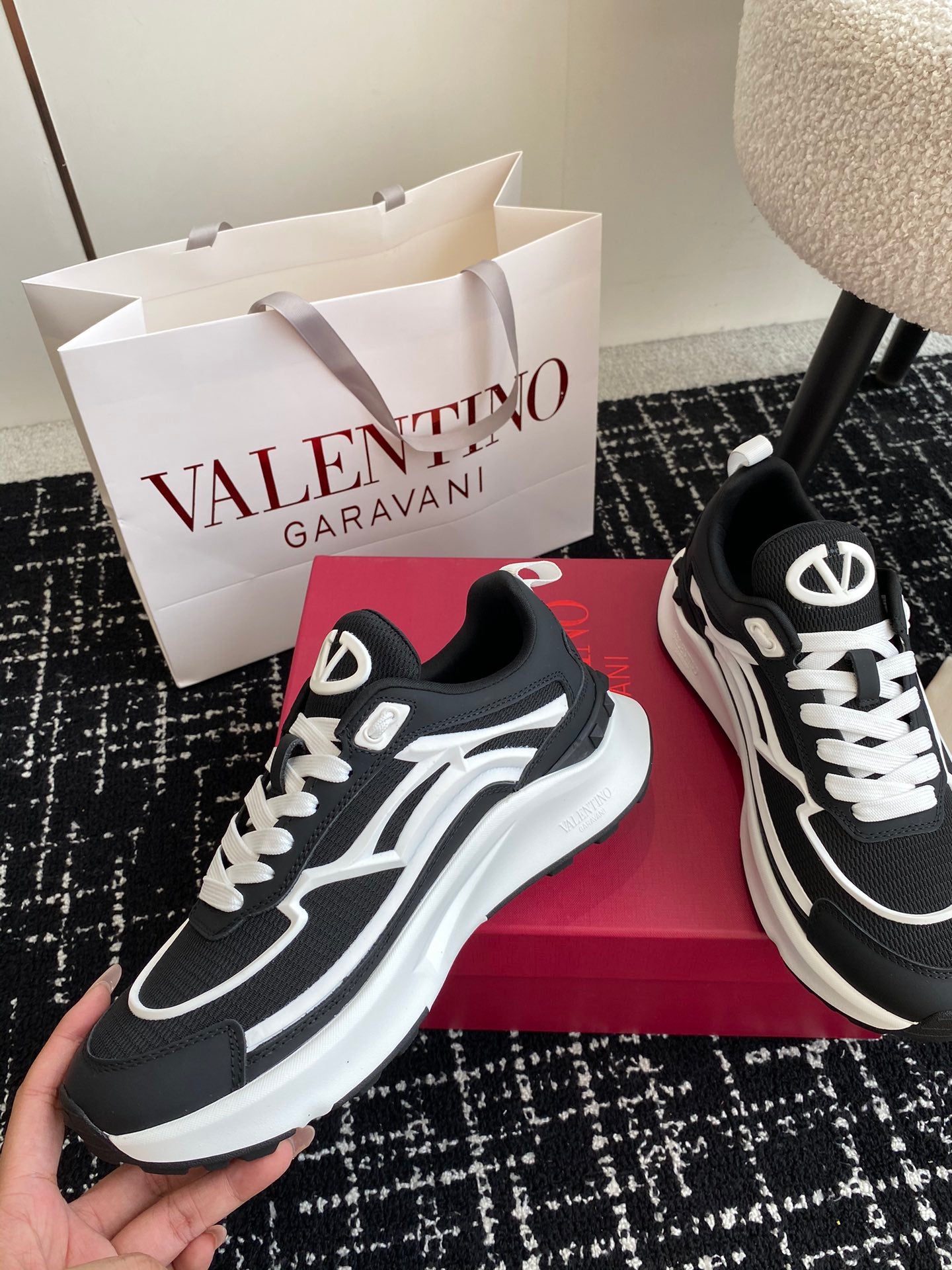 LuxluxHouse Best Quality Shoes Valentino