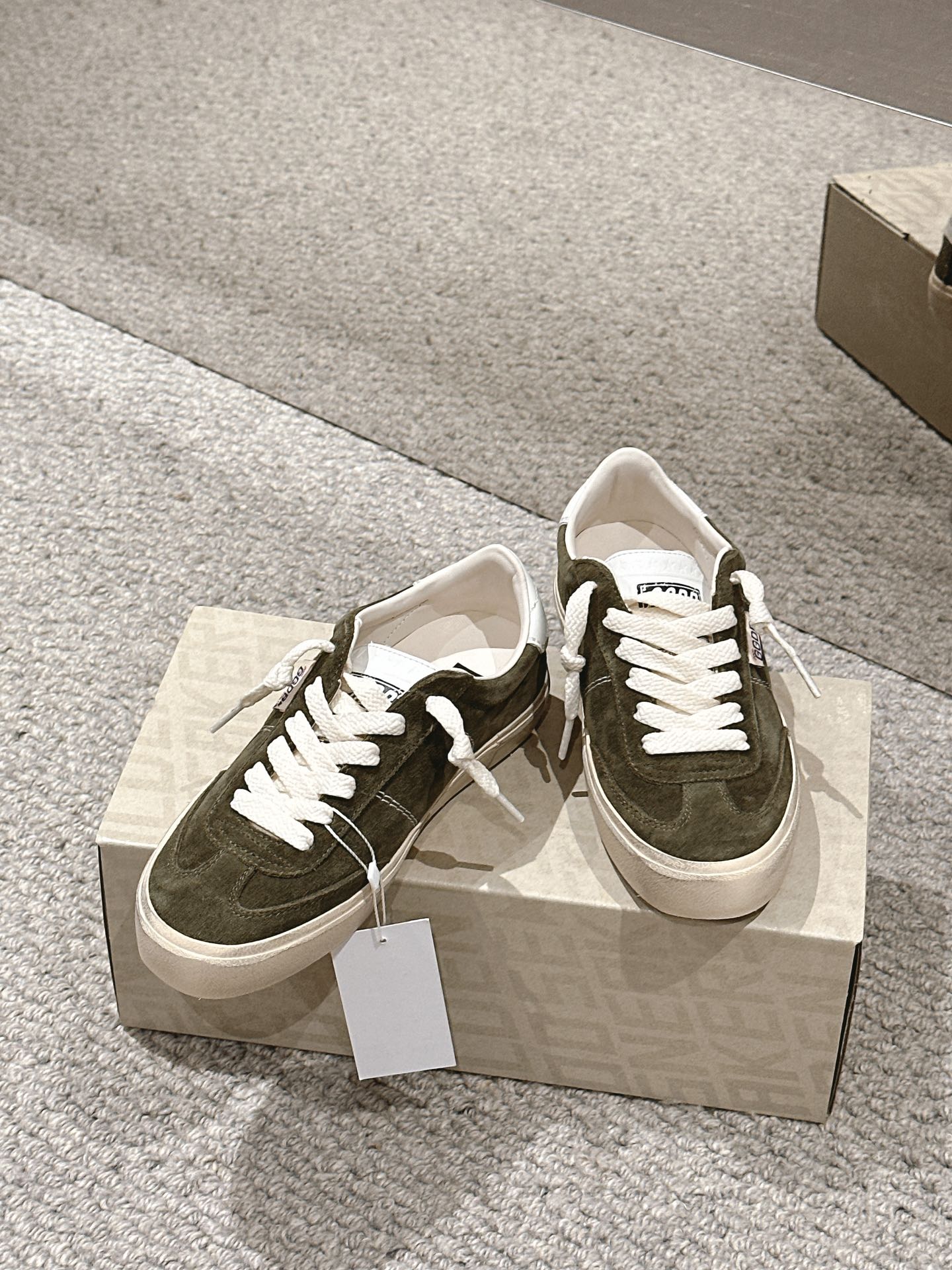 LuxluxHouse Best Quality Shoes Golden Goose