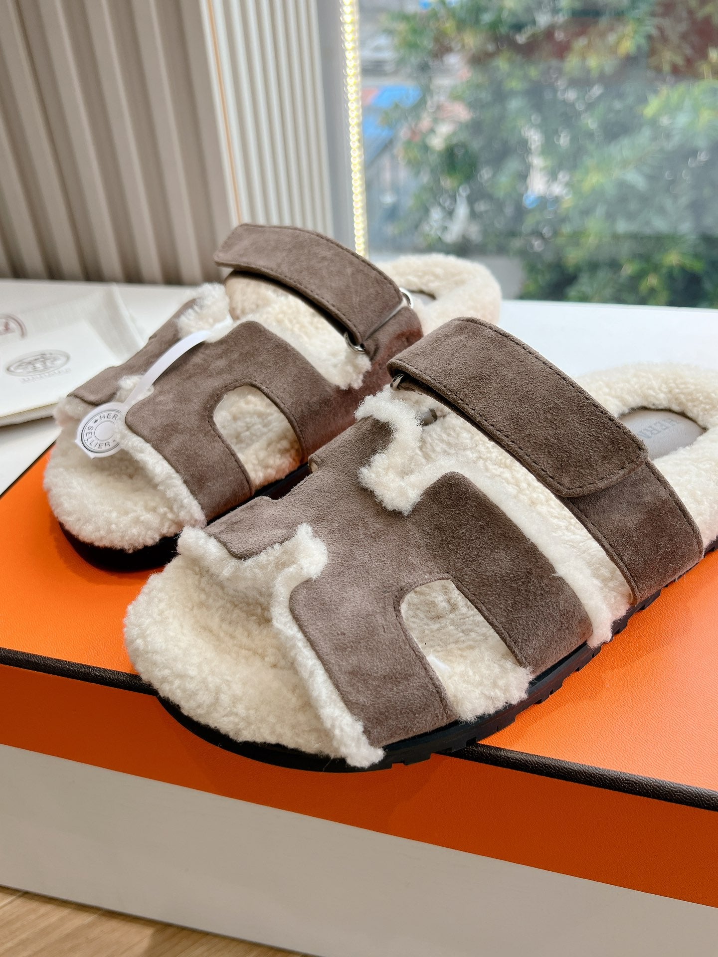LuxluxHouse Best Quality Women Shoes Hermes