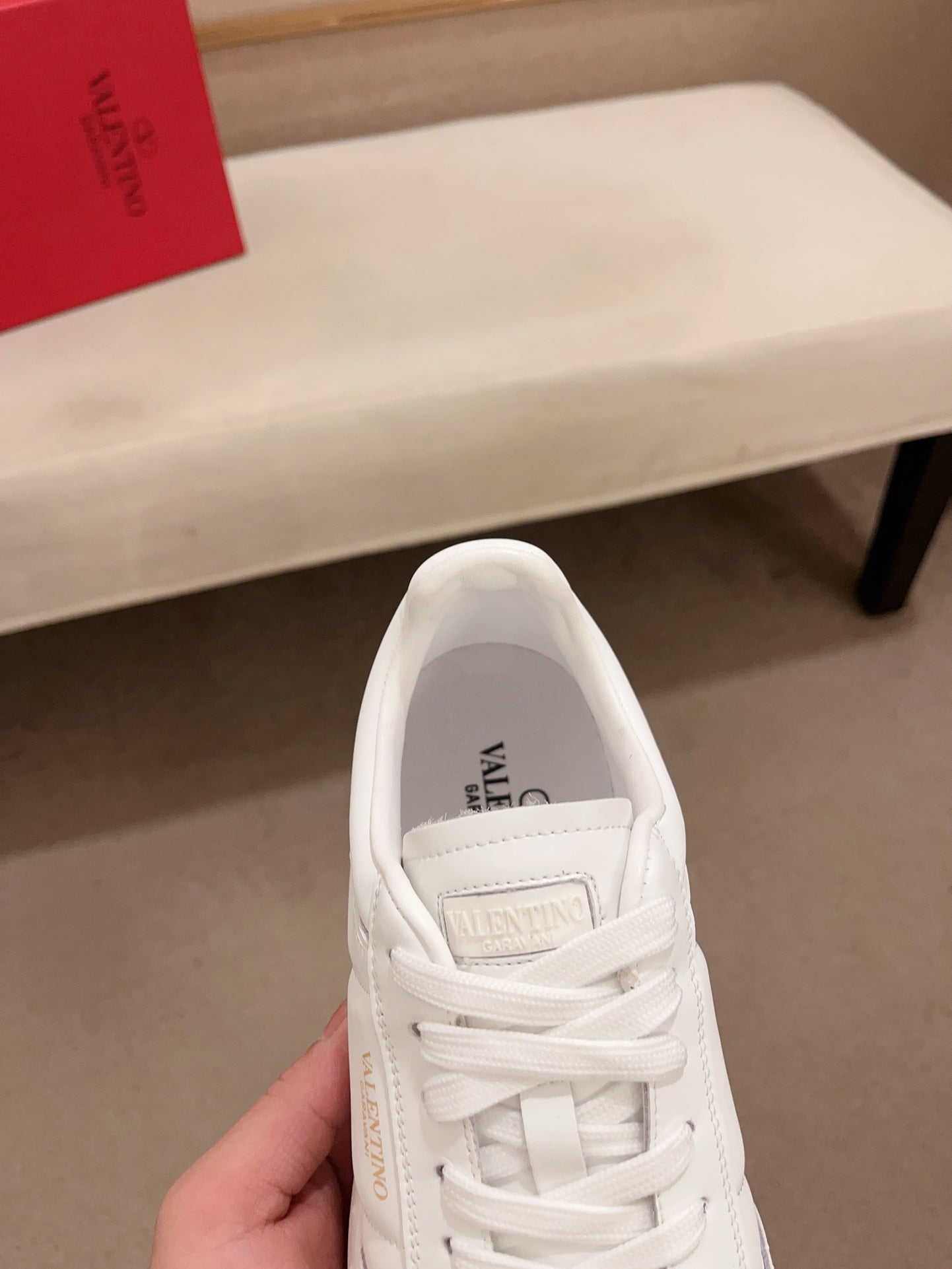 LuxluxHouse Best Quality Shoes Valentino