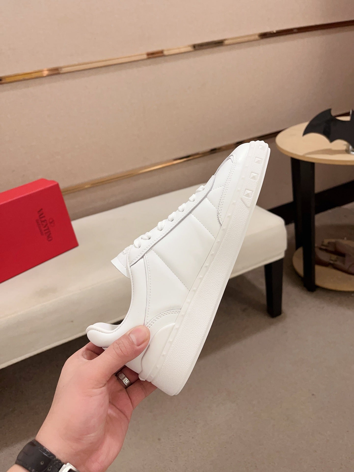 LuxluxHouse Best Quality Shoes Valentino