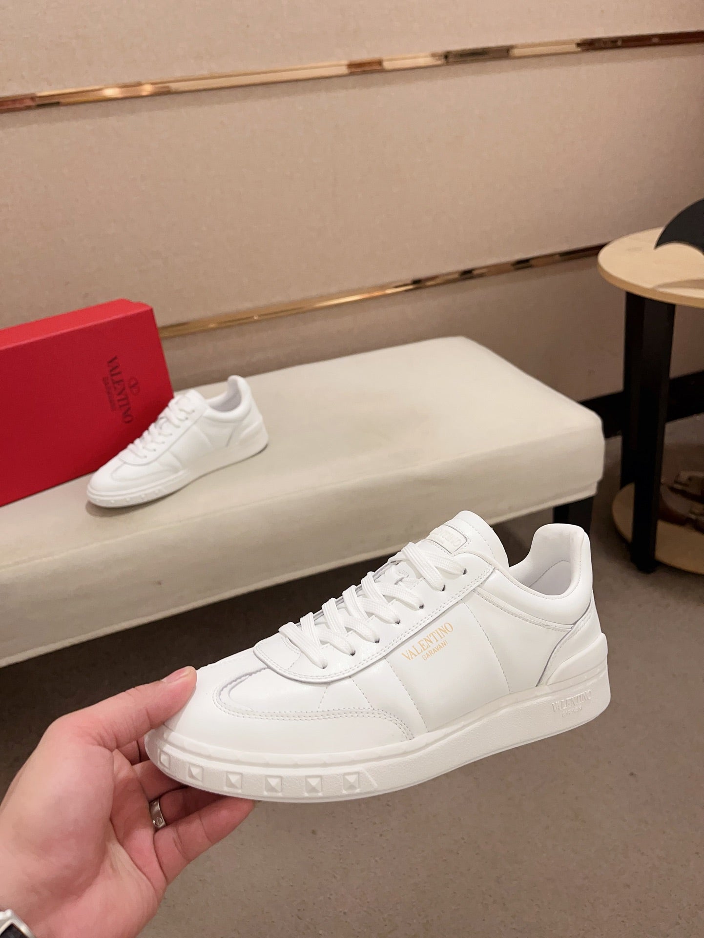 LuxluxHouse Best Quality Shoes Valentino