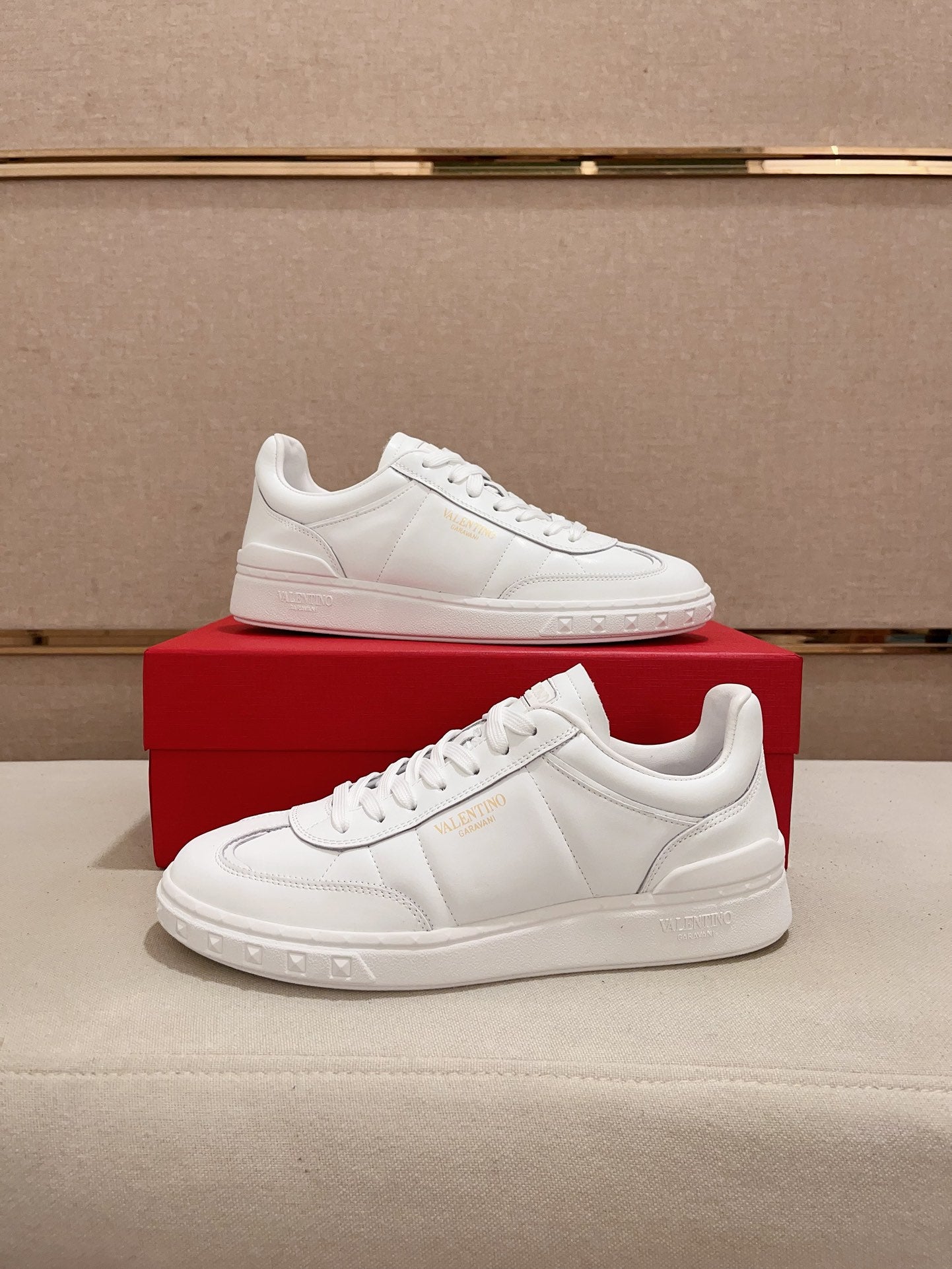 LuxluxHouse Best Quality Shoes Valentino