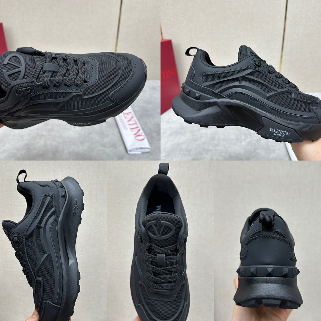 LuxluxHouse Best Quality Shoes Valentino