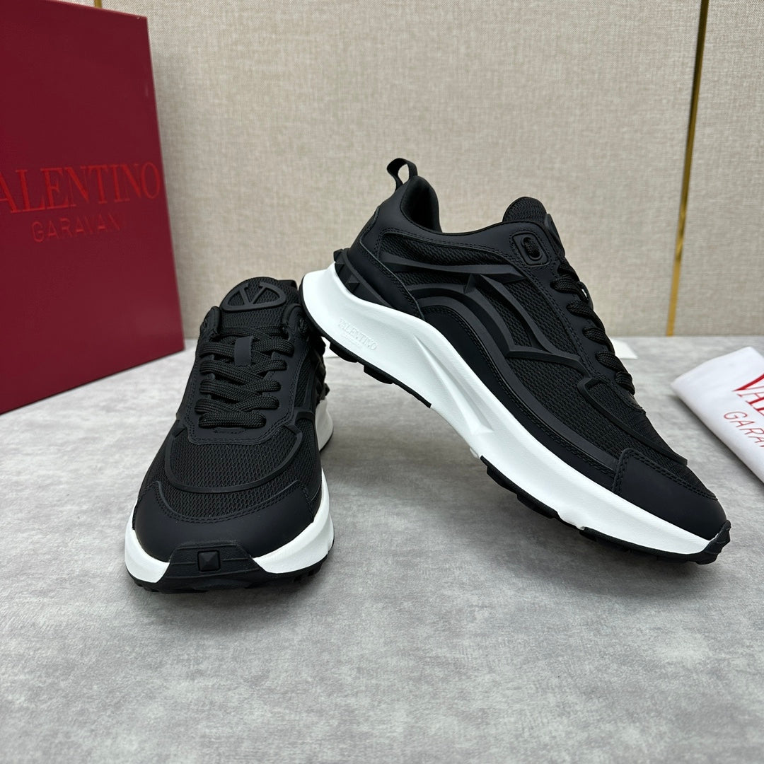 LuxluxHouse Best Quality Shoes Valentino