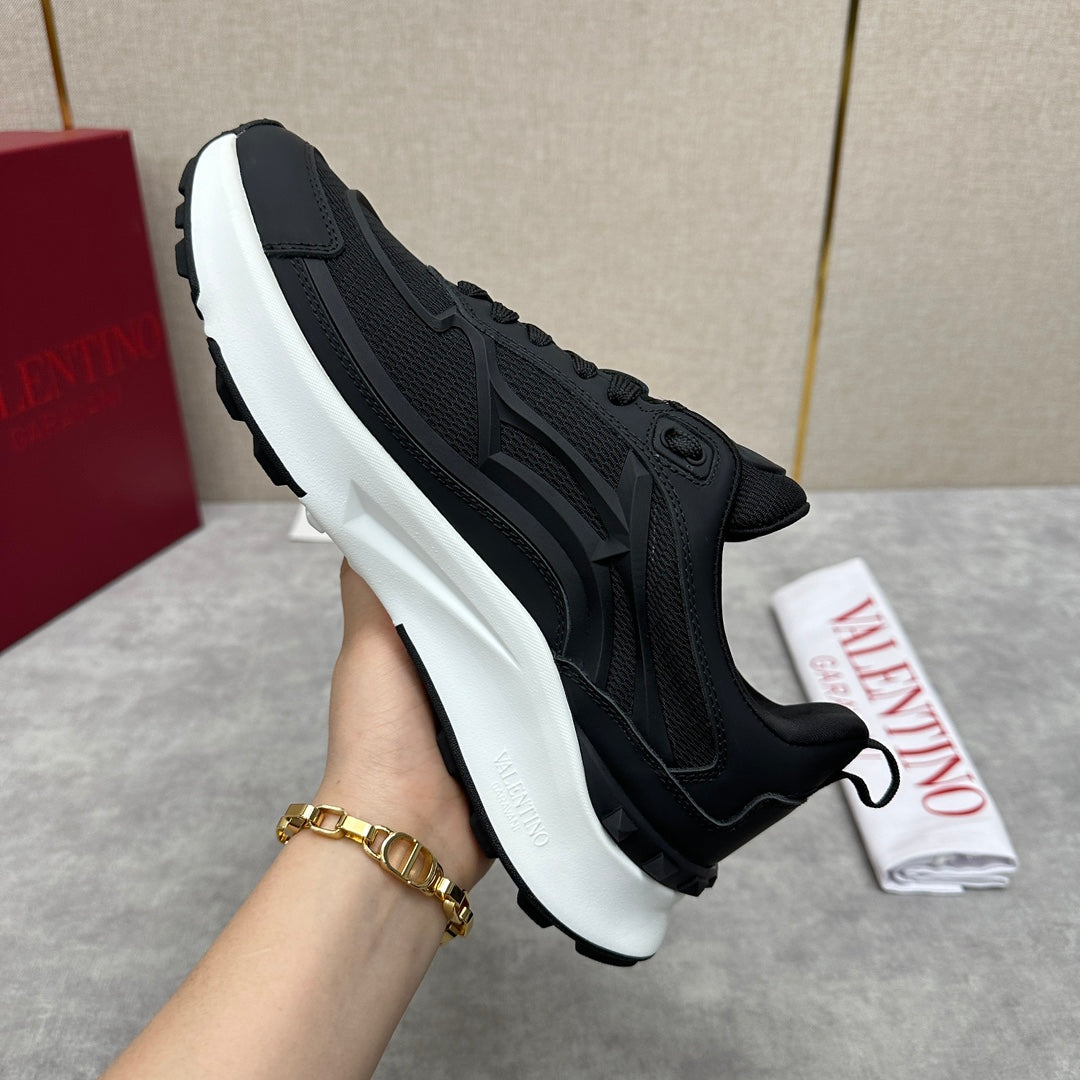LuxluxHouse Best Quality Shoes Valentino