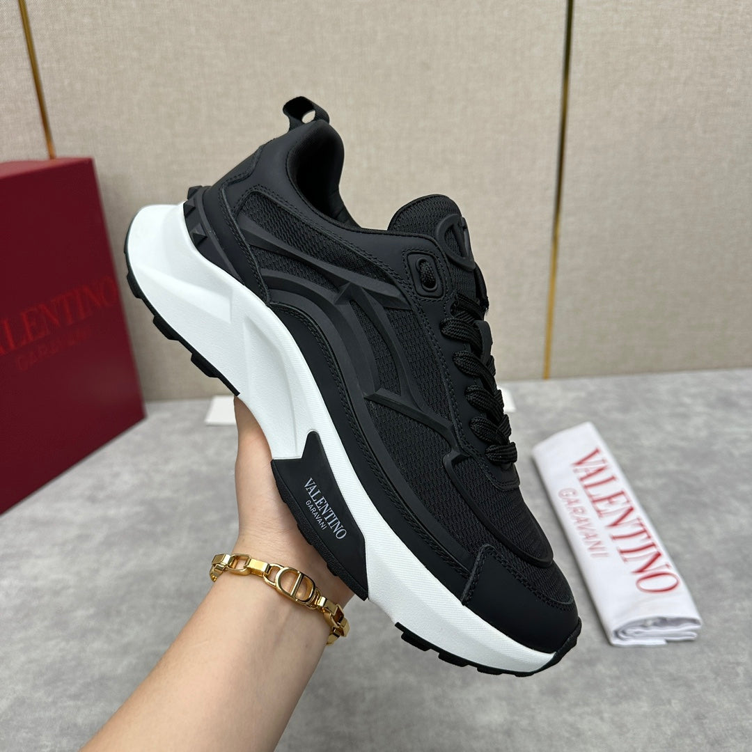 LuxluxHouse Best Quality Shoes Valentino