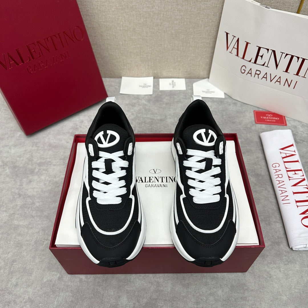 LuxluxHouse Best Quality Shoes Valentino