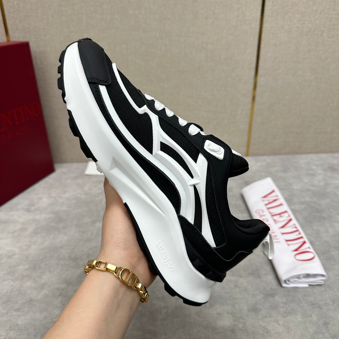 LuxluxHouse Best Quality Shoes Valentino