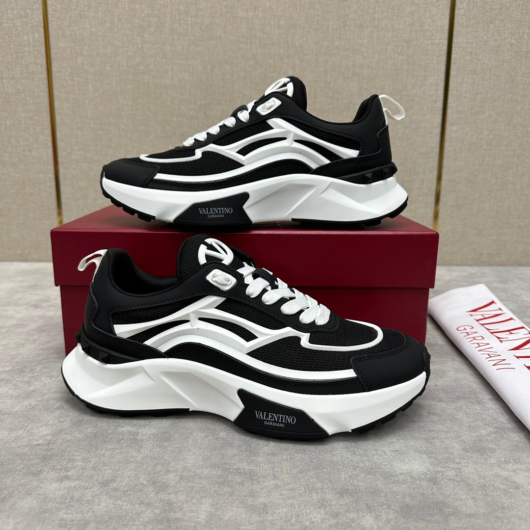 LuxluxHouse Best Quality Shoes Valentino