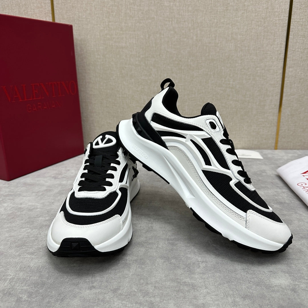 LuxluxHouse Best Quality Shoes Valentino