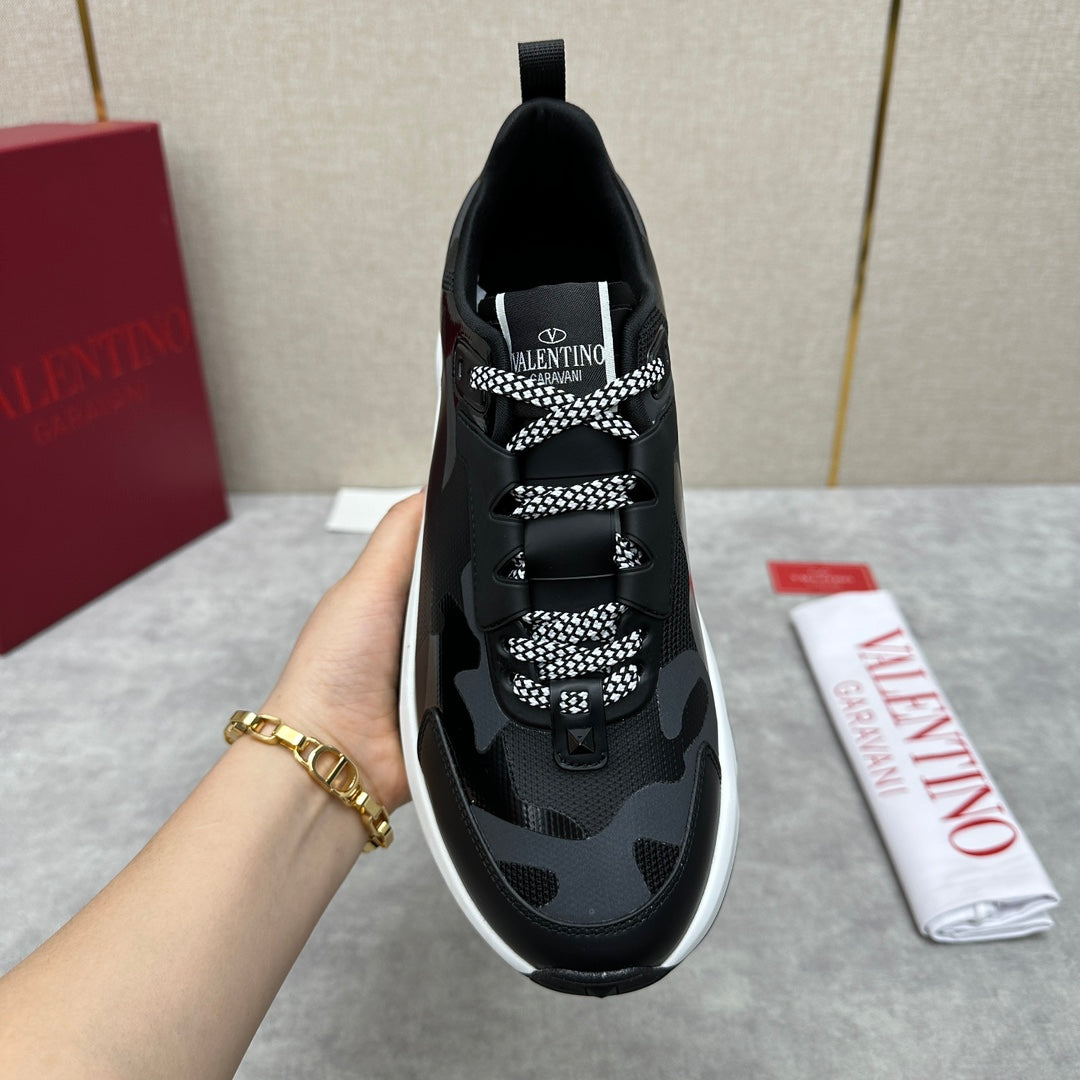 LuxluxHouse Best Quality Shoes Valentino