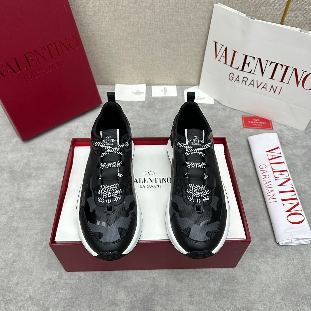 LuxluxHouse Best Quality Shoes Valentino