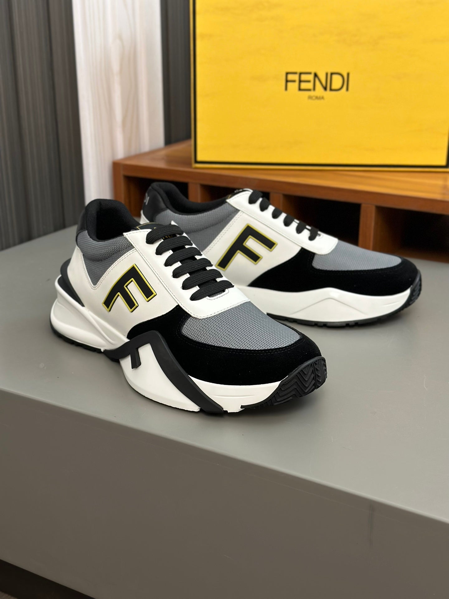 LuxluxHouse Best Quality Shoes Fendi