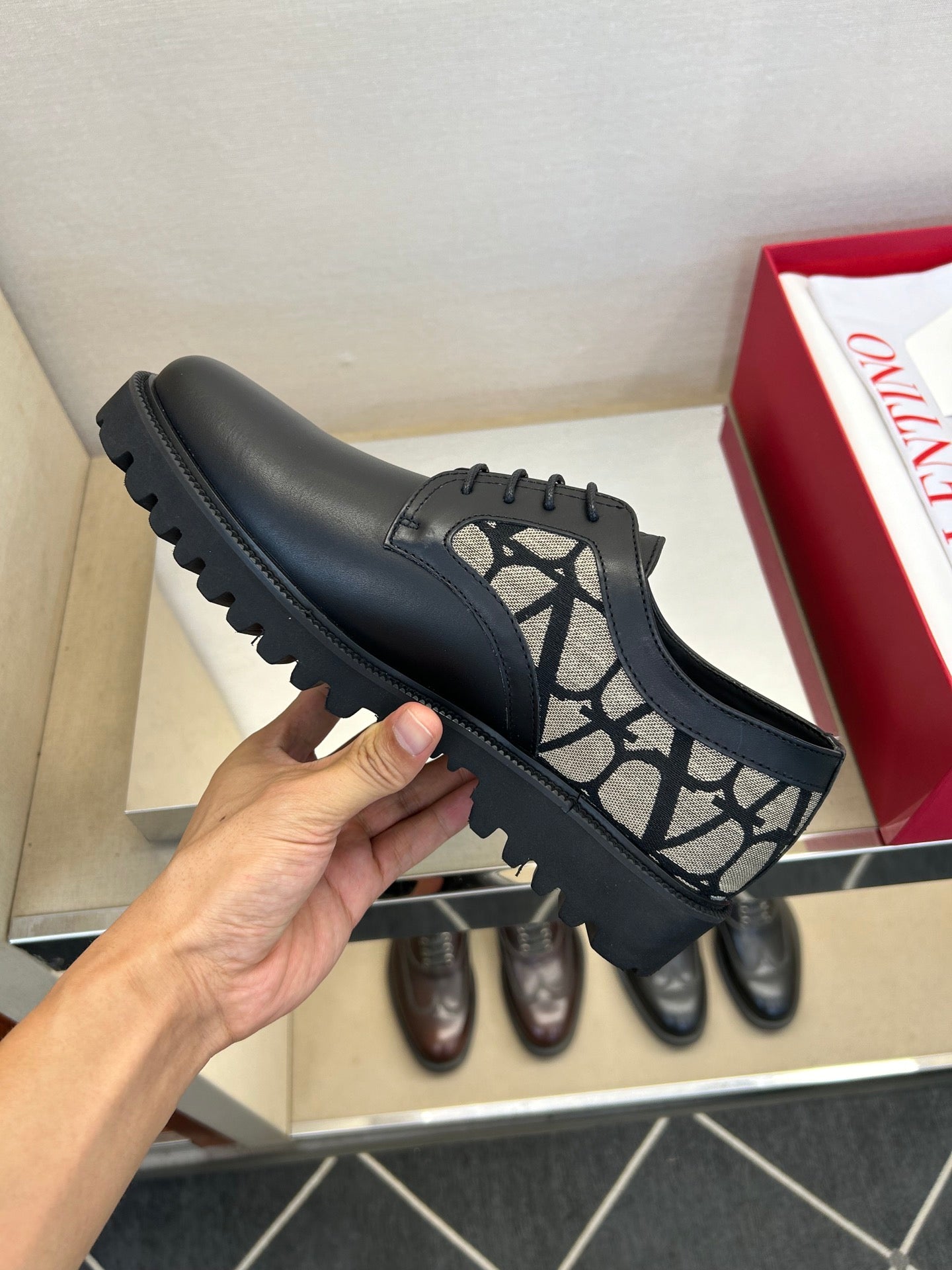 LuxluxHouse Best Quality Shoes Valentino