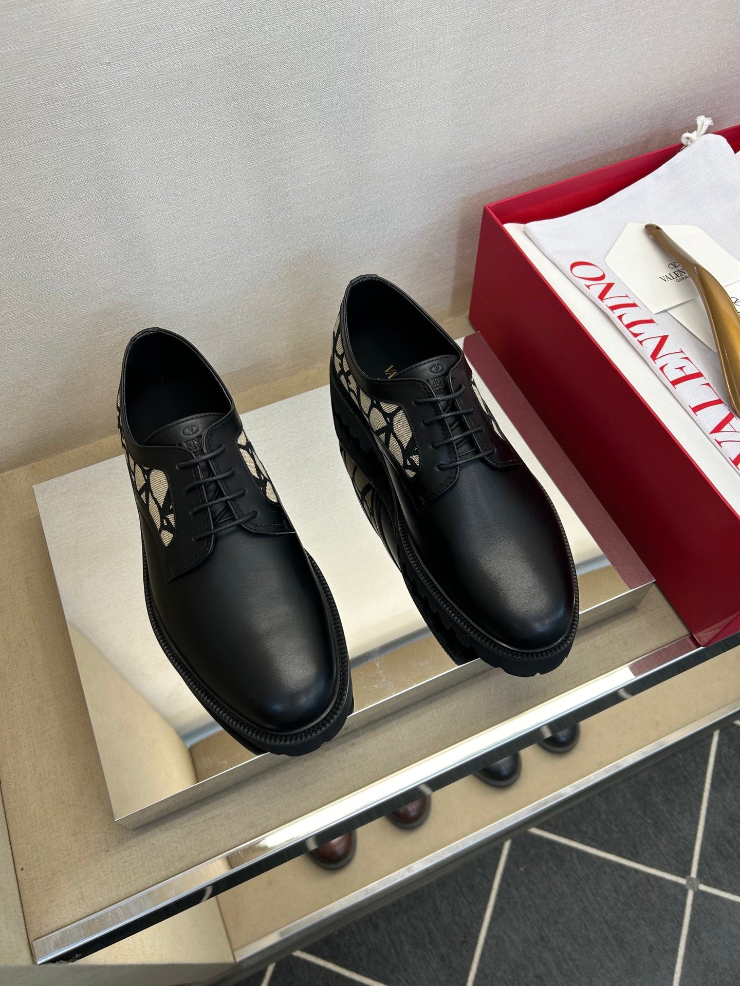 LuxluxHouse Best Quality Shoes Valentino