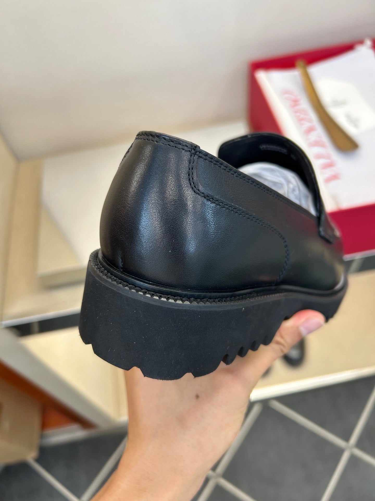 LuxluxHouse Best Quality Shoes Valentino