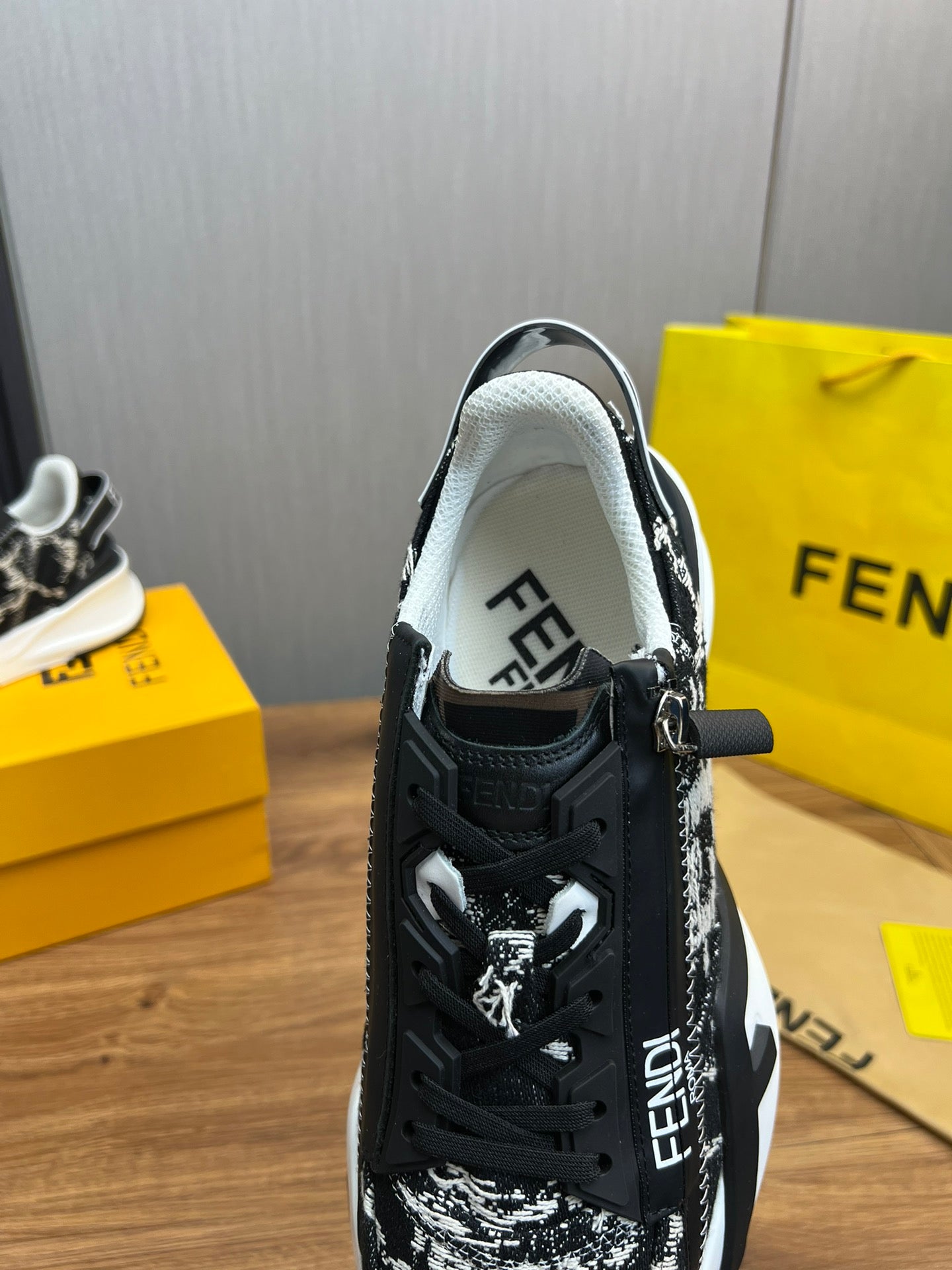LuxluxHouse Best Quality Shoes Fendi