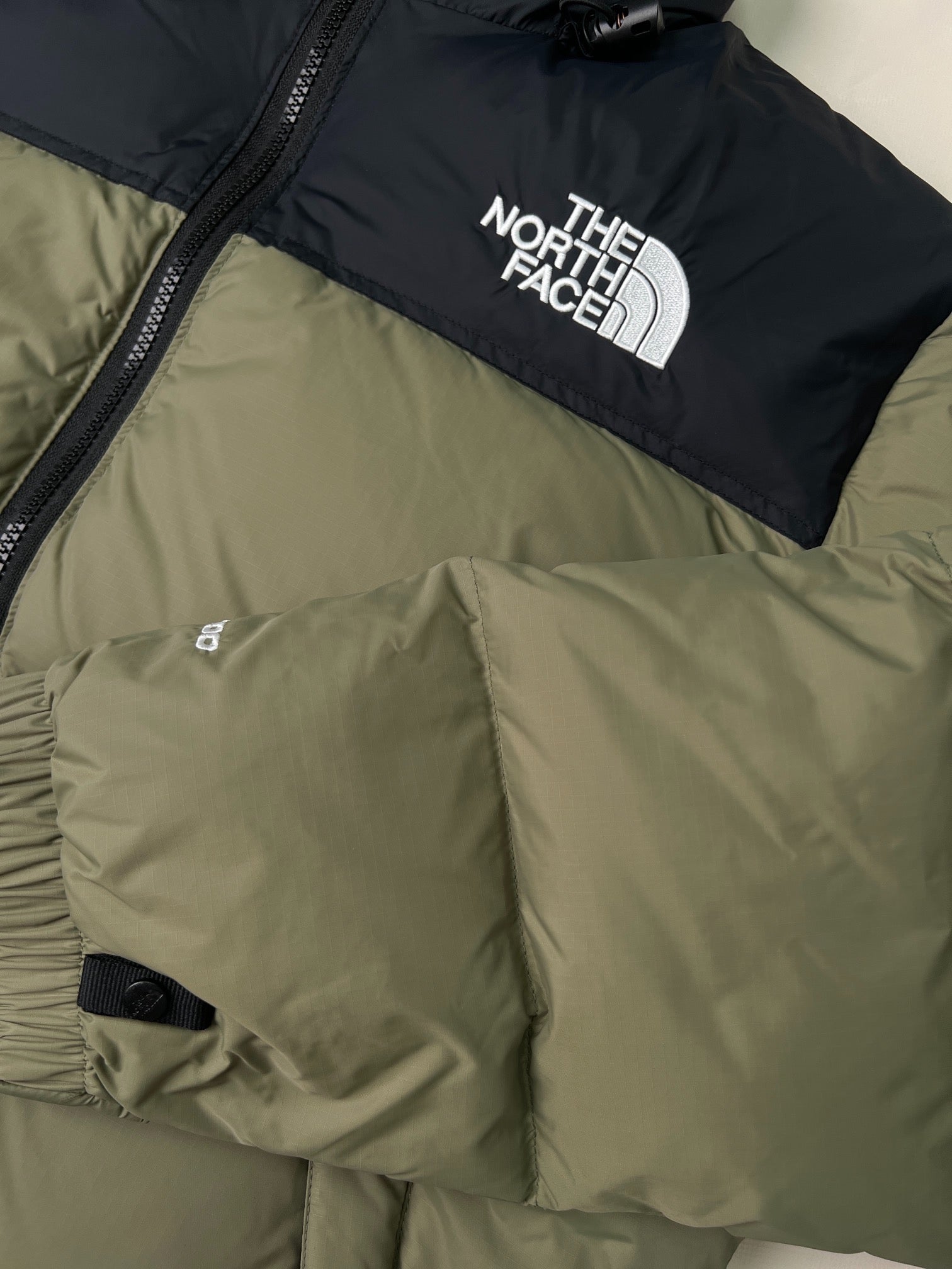 LuxluxHouse Best Quality Clothes The North Face & MLB Coats & Jackets