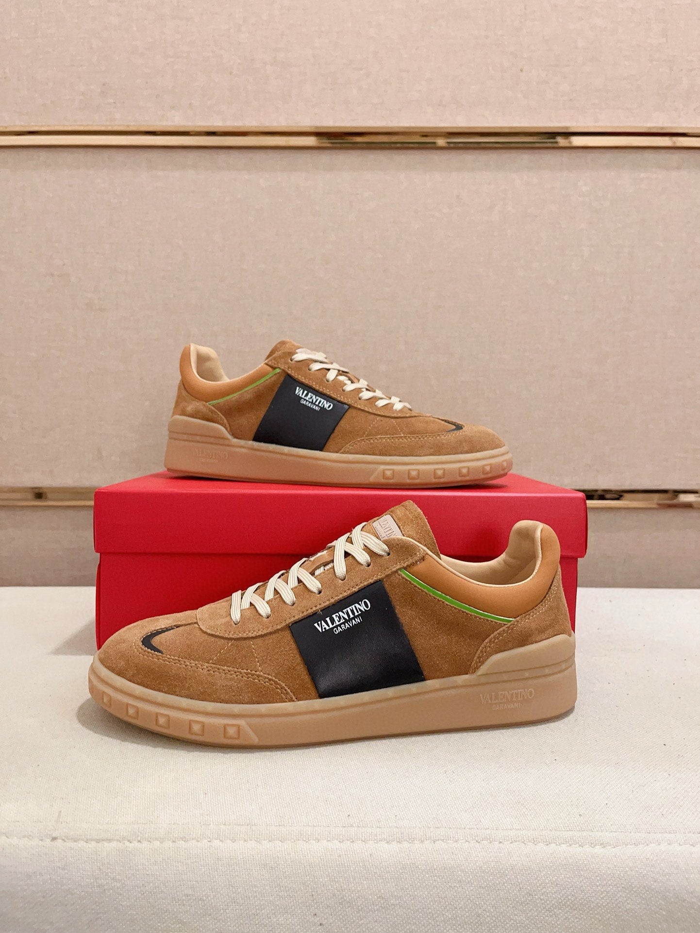LuxluxHouse Best Quality Shoes Valentino