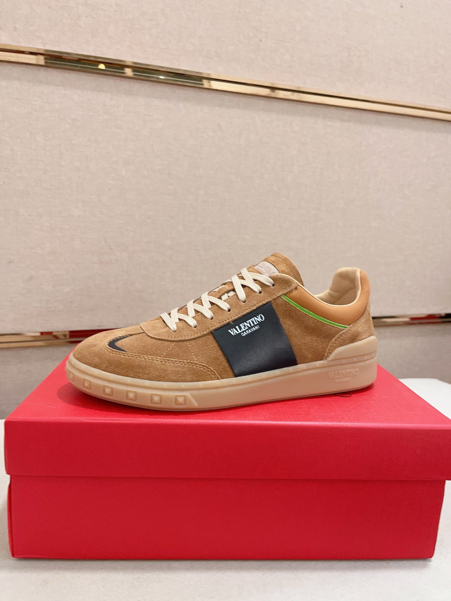LuxluxHouse Best Quality Shoes Valentino