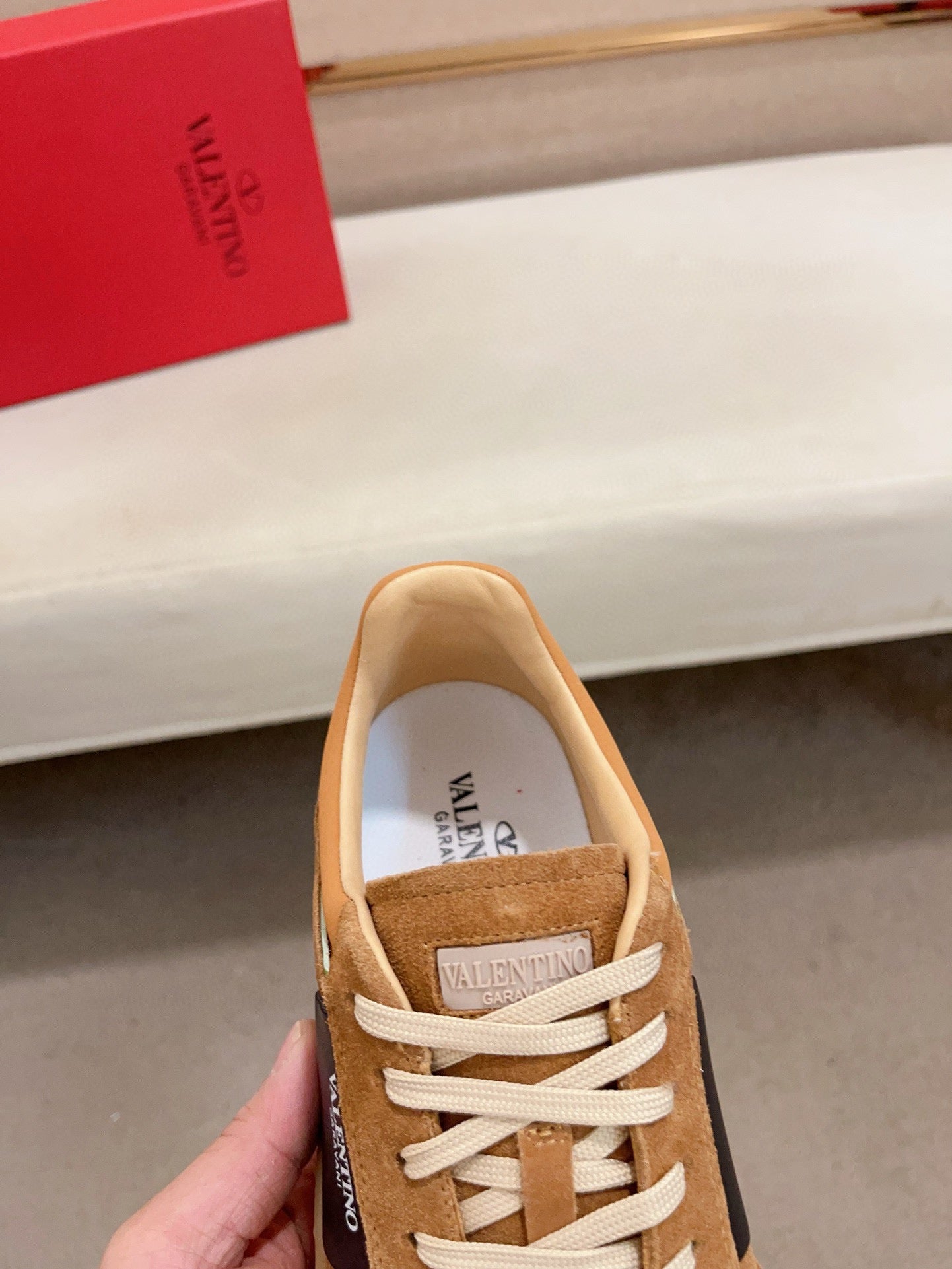 LuxluxHouse Best Quality Shoes Valentino