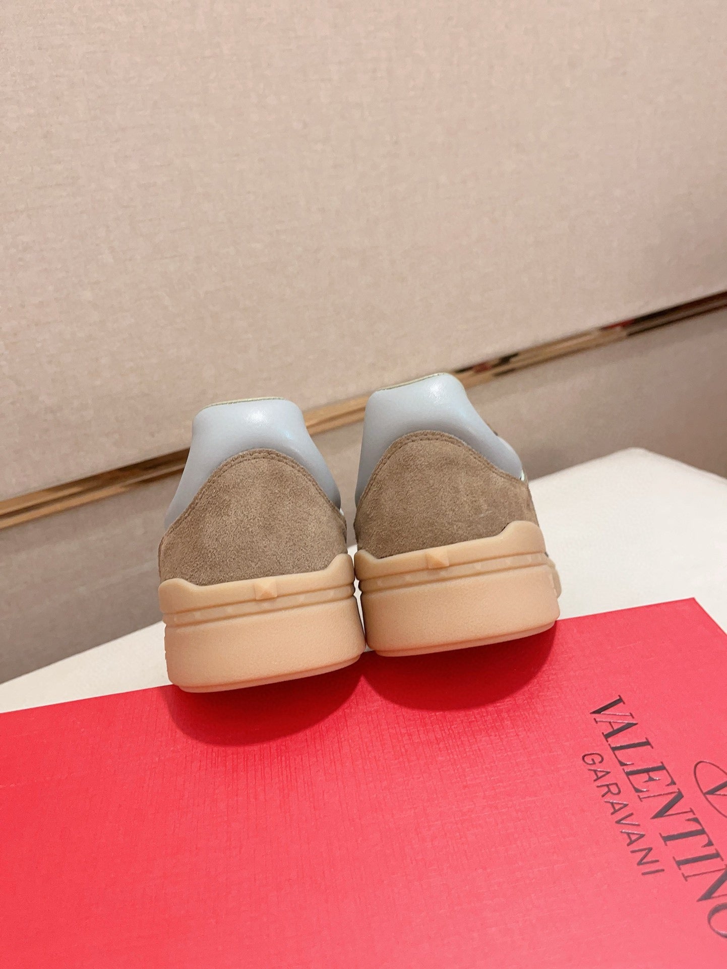 LuxluxHouse Best Quality Shoes Valentino