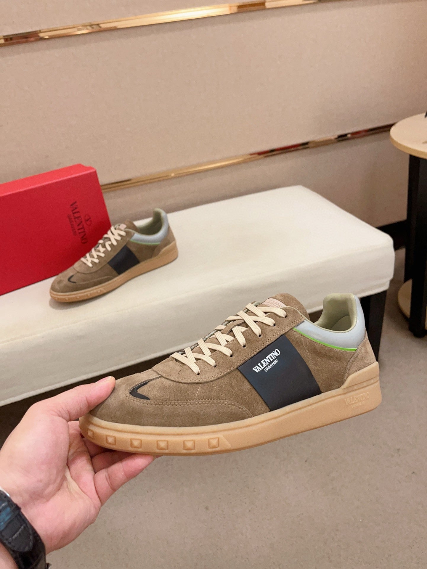 LuxluxHouse Best Quality Shoes Valentino